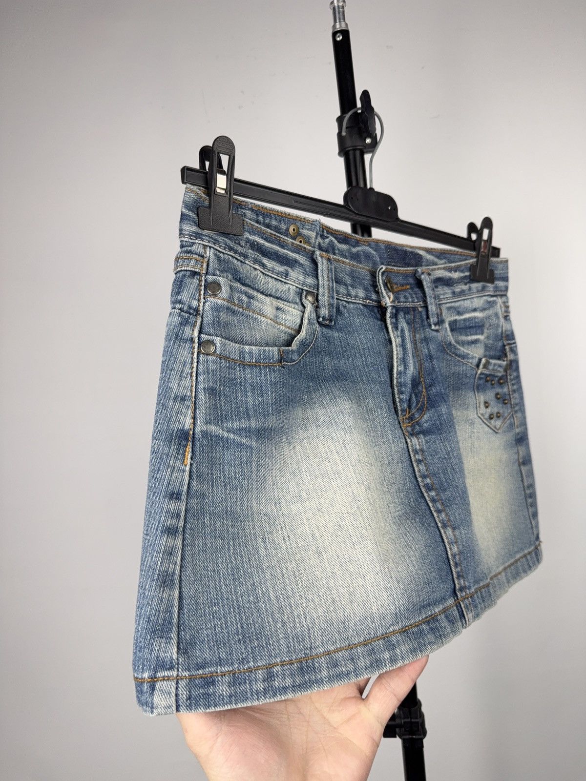 Japanese Brand Retro Vintage 00s Y2K Studded Denim Mini Skirt Faded Wash XS Size 27" / US 4 / IT 40 - 2 Thumbnail
