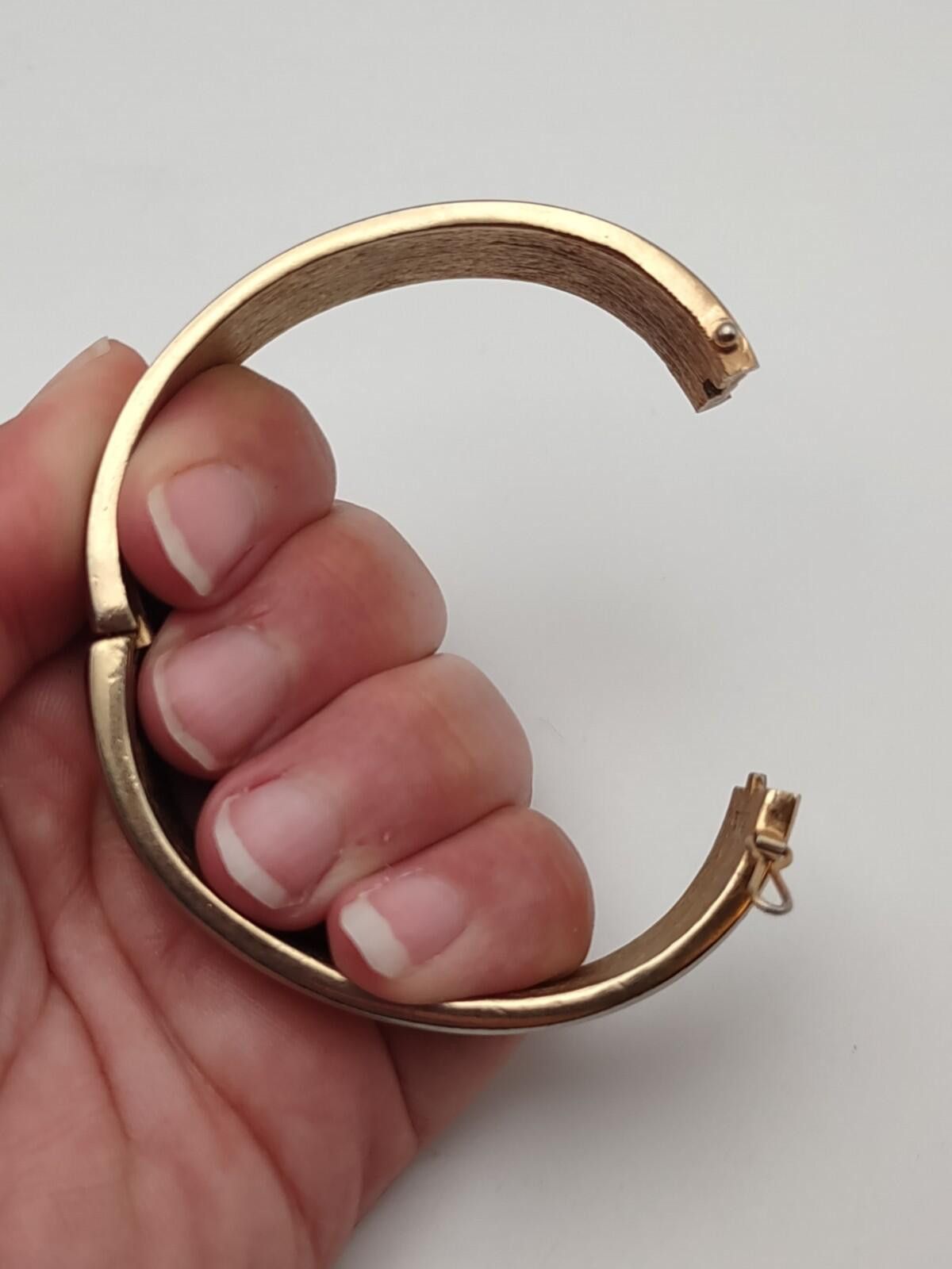 Other PETITE Vintage Crown Trifari Gold Mesh Bangle Bracelet Size ONE SIZE - 3 Thumbnail