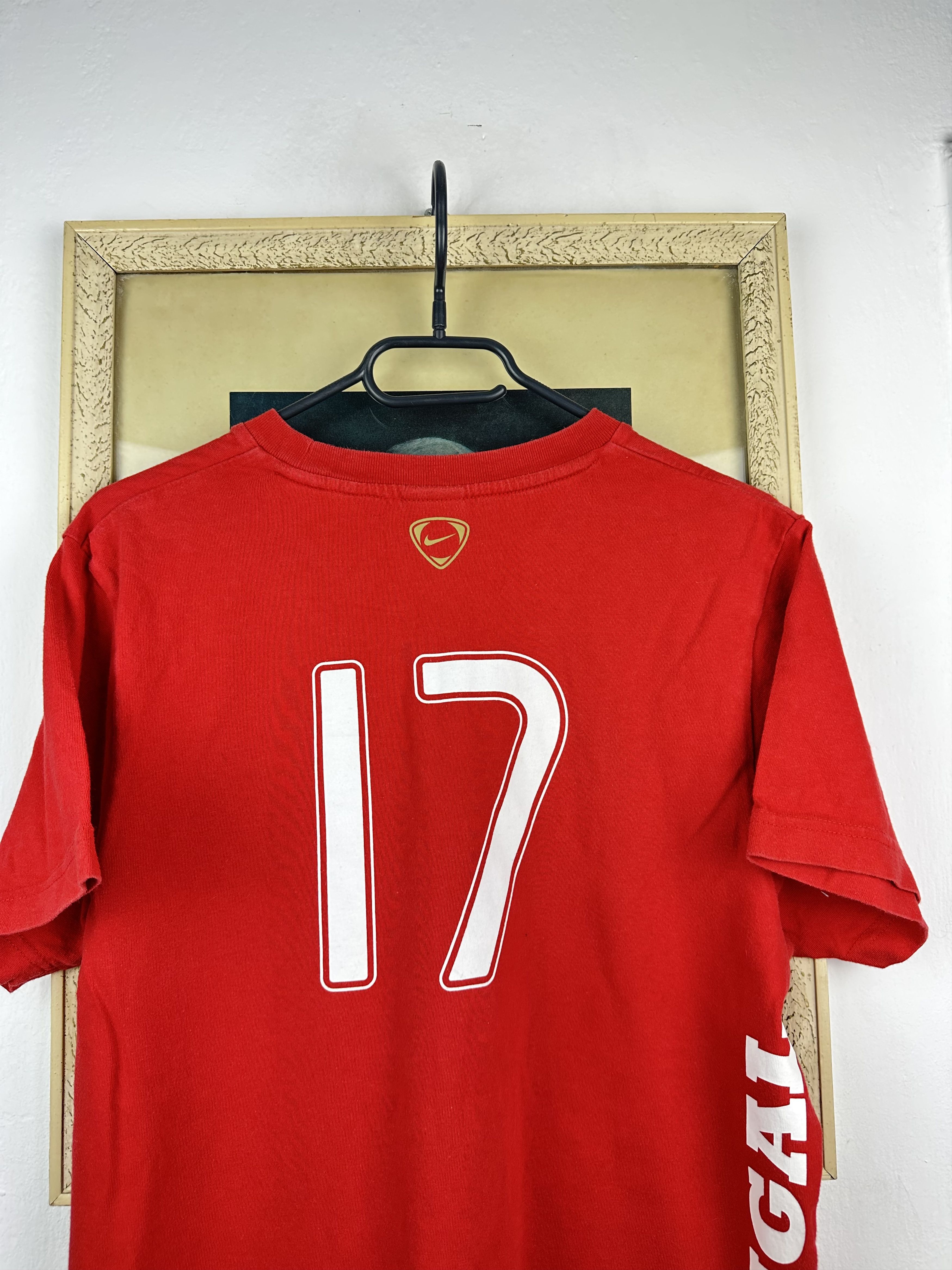Nike Vintage Portugal #17 Ronaldo Train Shirt Football Jersey Size US M / EU 48-50 / 2 - 12 Thumbnail