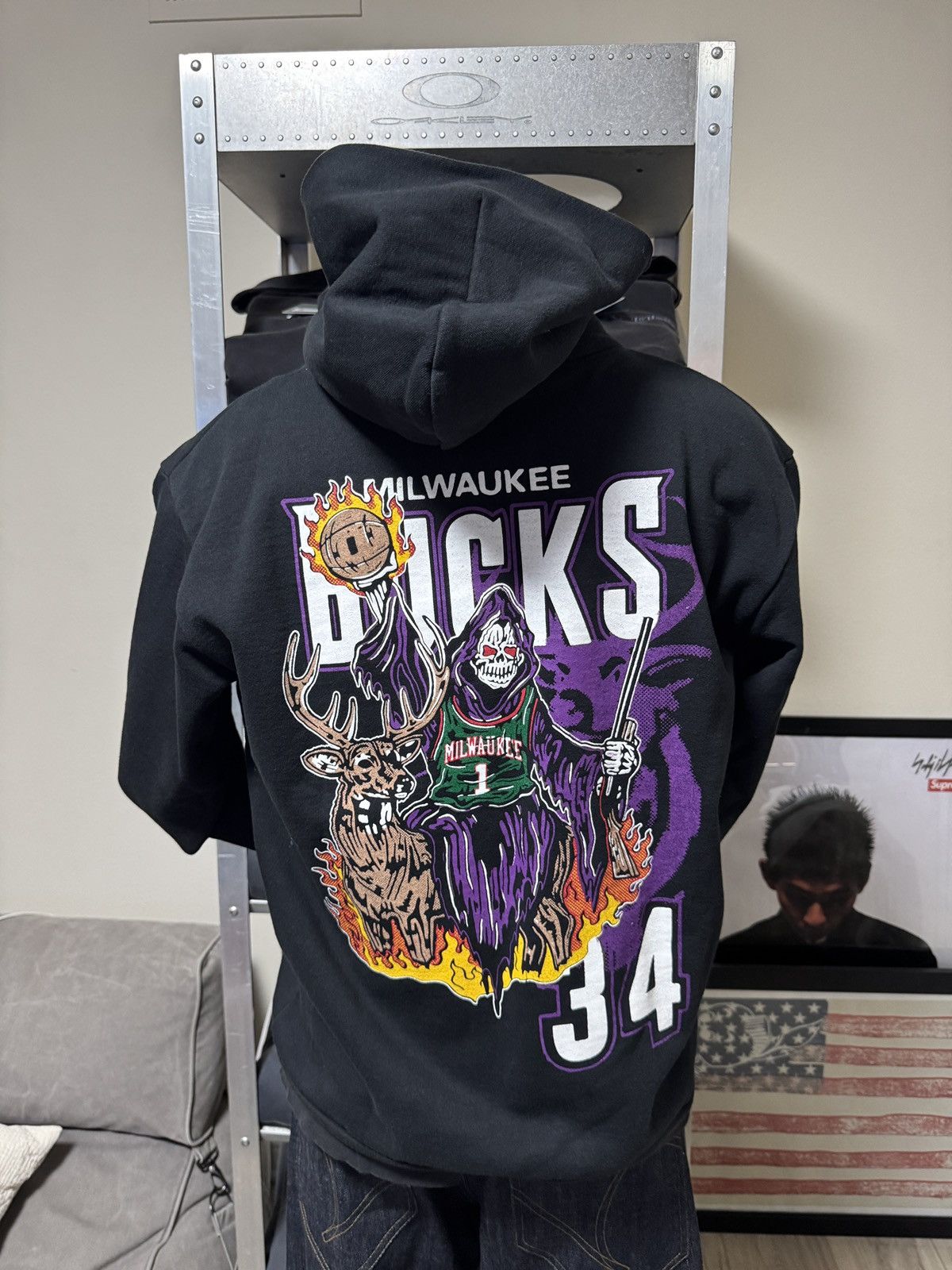Nike × Warren Lotas 2018 Warren Lotas NBA Milwaukee Bucks Hoodie Sweatshirt Size US XL / EU 56 / 4 - 1 Thumbnail