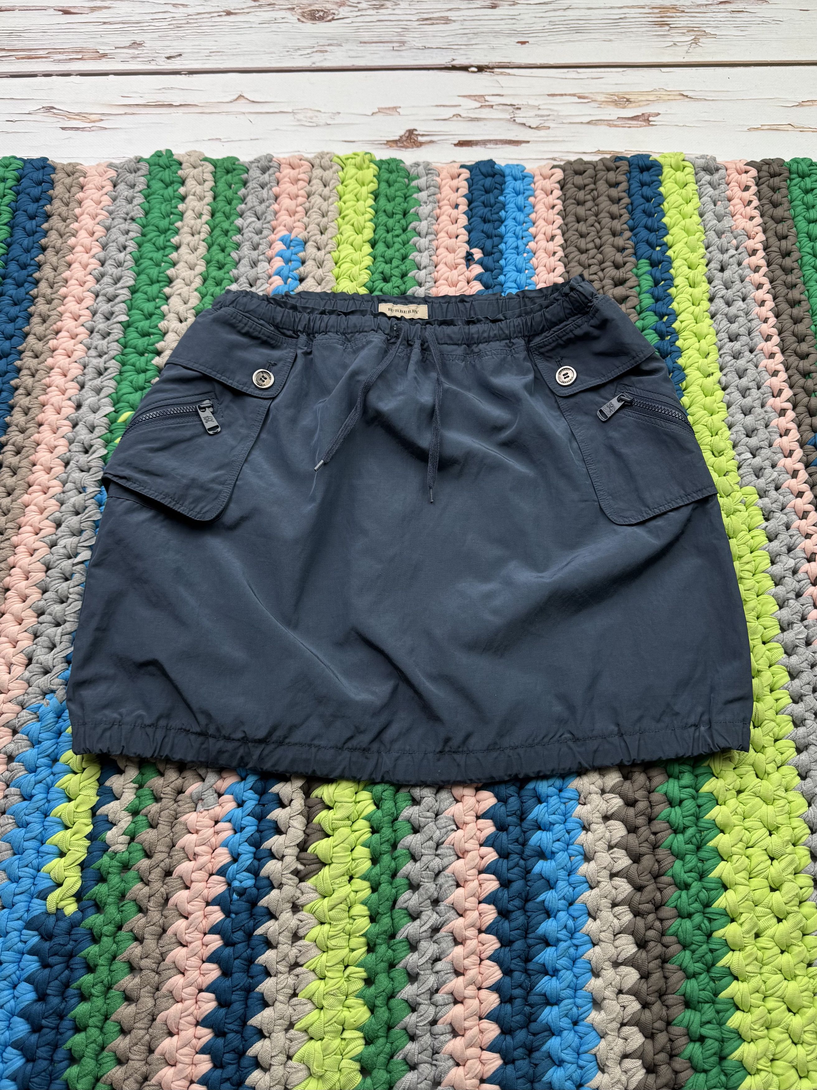 Burberry Burberry Vintage Mini Skirt (V163)(D10) Size 27" / US 4 / IT 40 - 1 Thumbnail