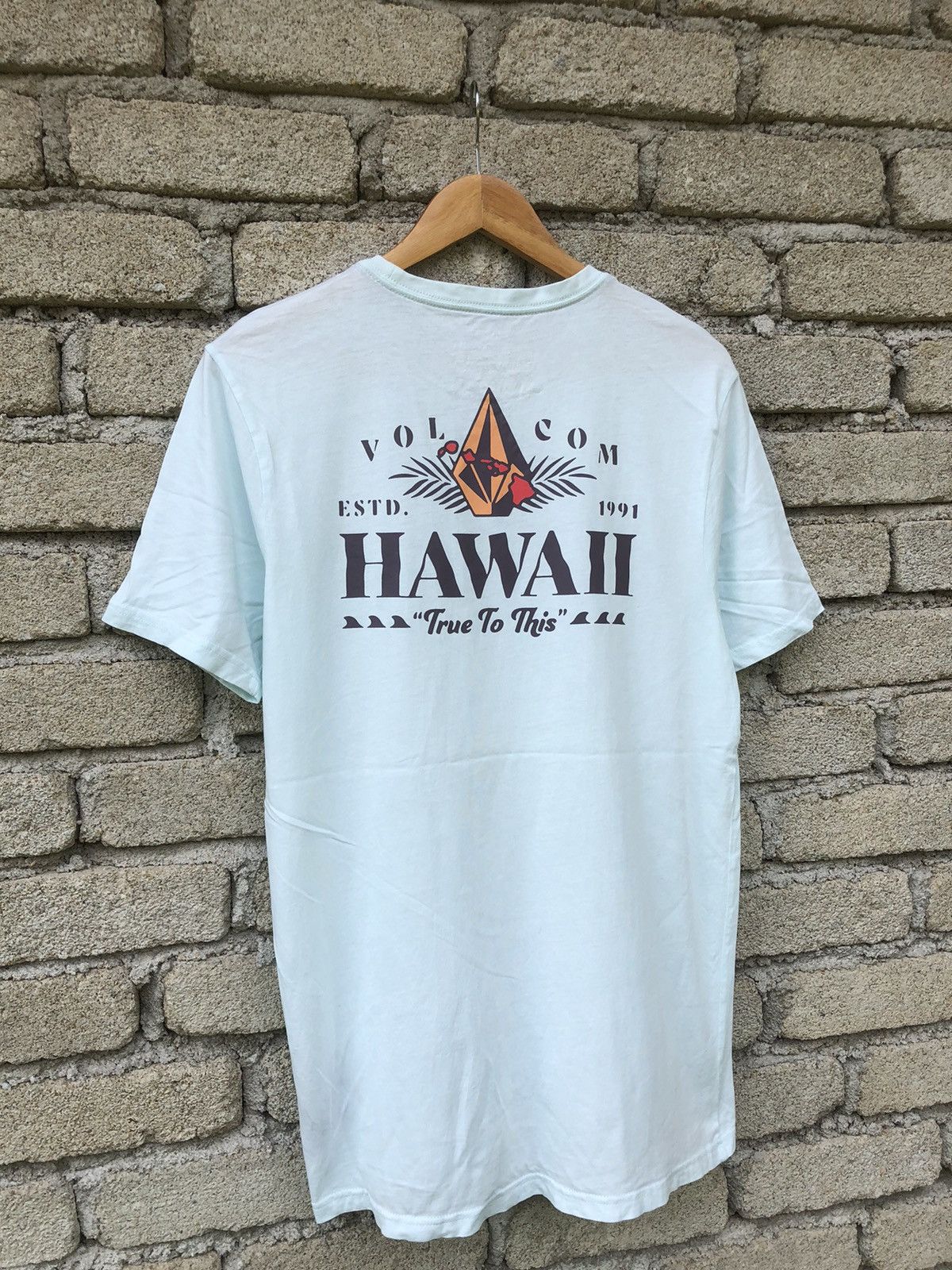 Volcom RARE Volcom Stone Hawaii Backhit Tshirt Size US M / EU 48-50 / 2 - 2 Thumbnail