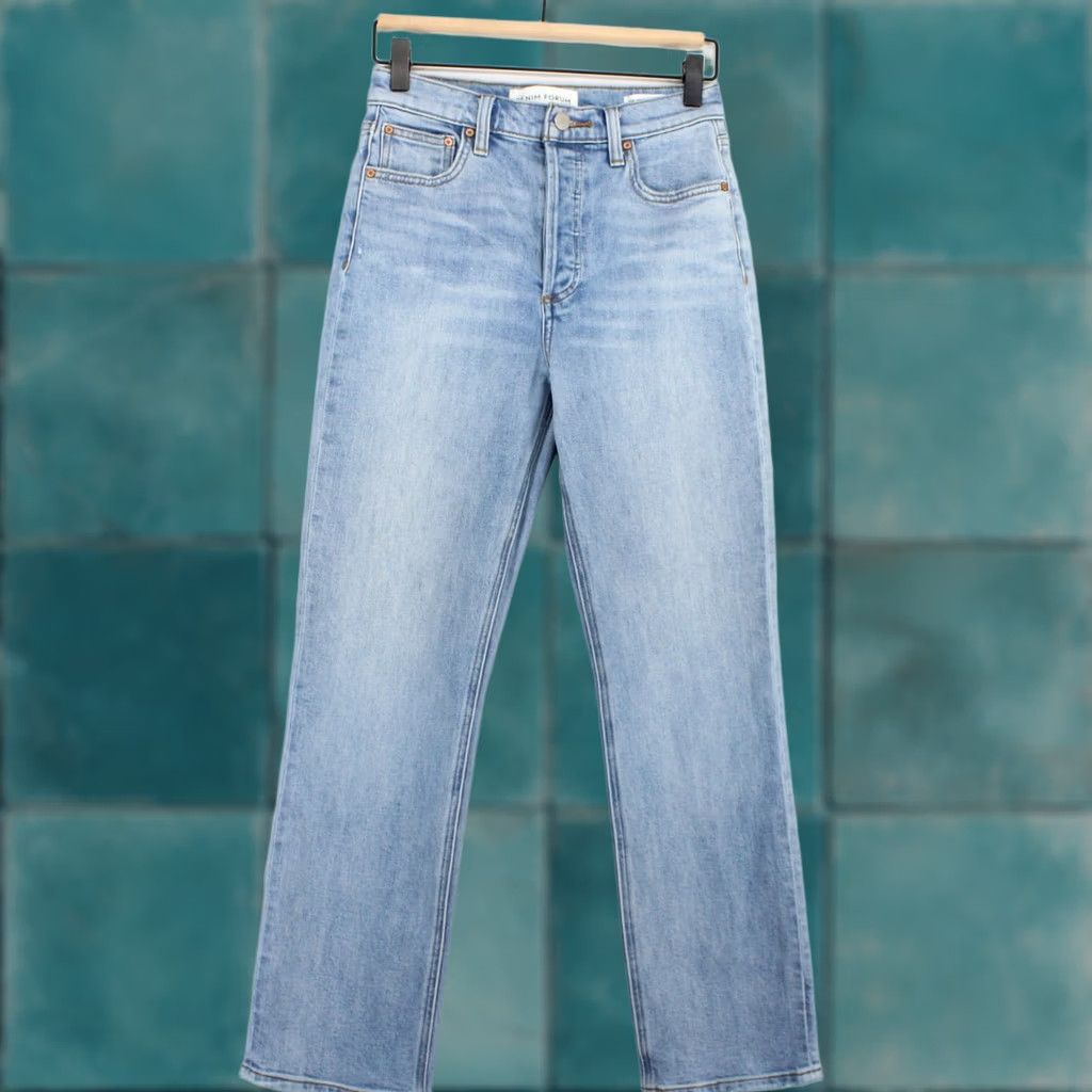 Aritzia Aritzia Straight Womens 26 Blue Denim Forum Arlo Jean Light High Rise Button Fly Size 26" / US 2 / IT 38 - 1 Thumbnail