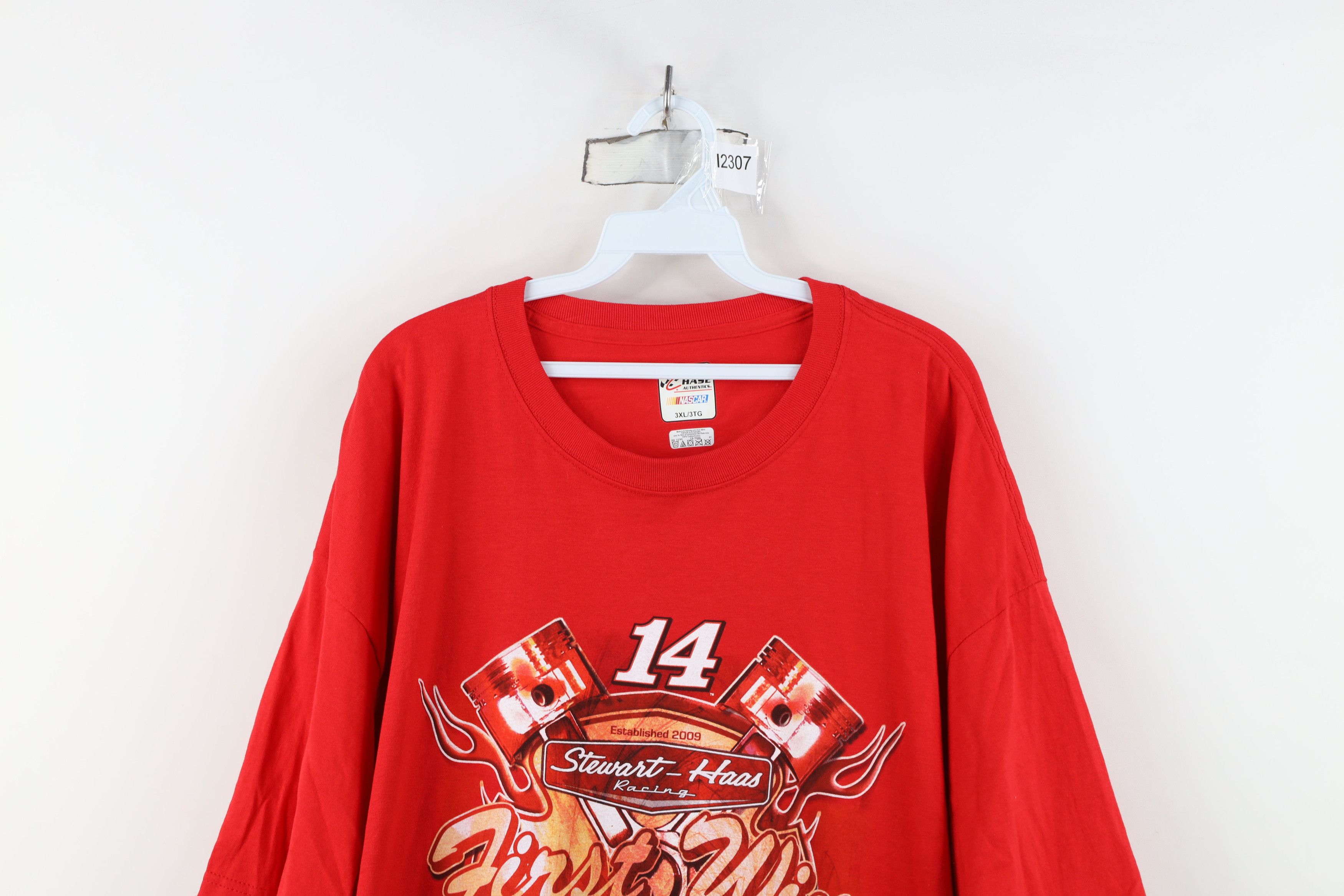 Vintage Vintage Y2K 2009 NASCAR Tony Stewart Racing T-Shirt Cotton Size US XXL / EU 58 / 5 - 2 Thumbnail