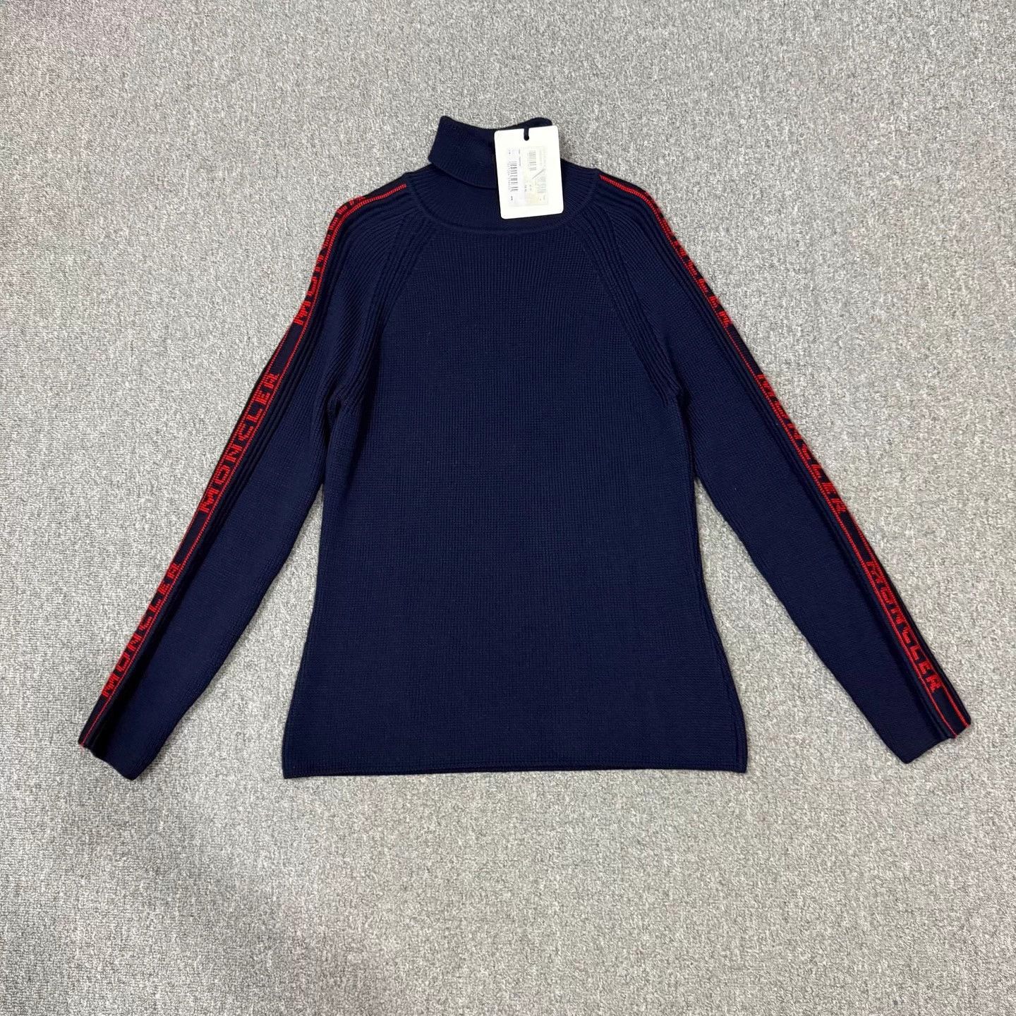 Moncler Moncler black red side logo turtleneck sweater XL Size US XL / EU 56 / 4 - 1 Thumbnail