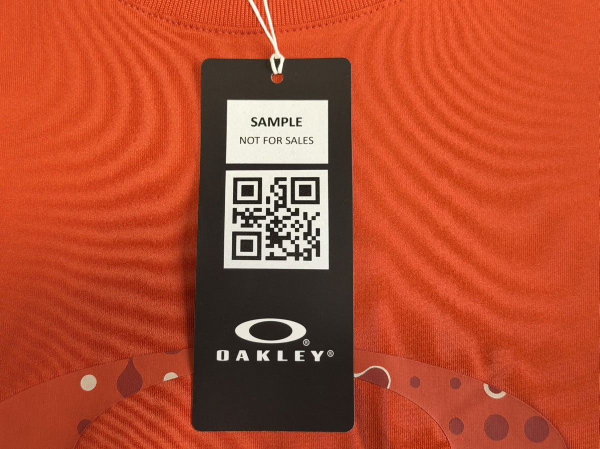 Oakley *Sample* Oakley Logo Sun Performance Tee Shirt New With Tags Size US L / EU 52-54 / 3 - 3 Thumbnail