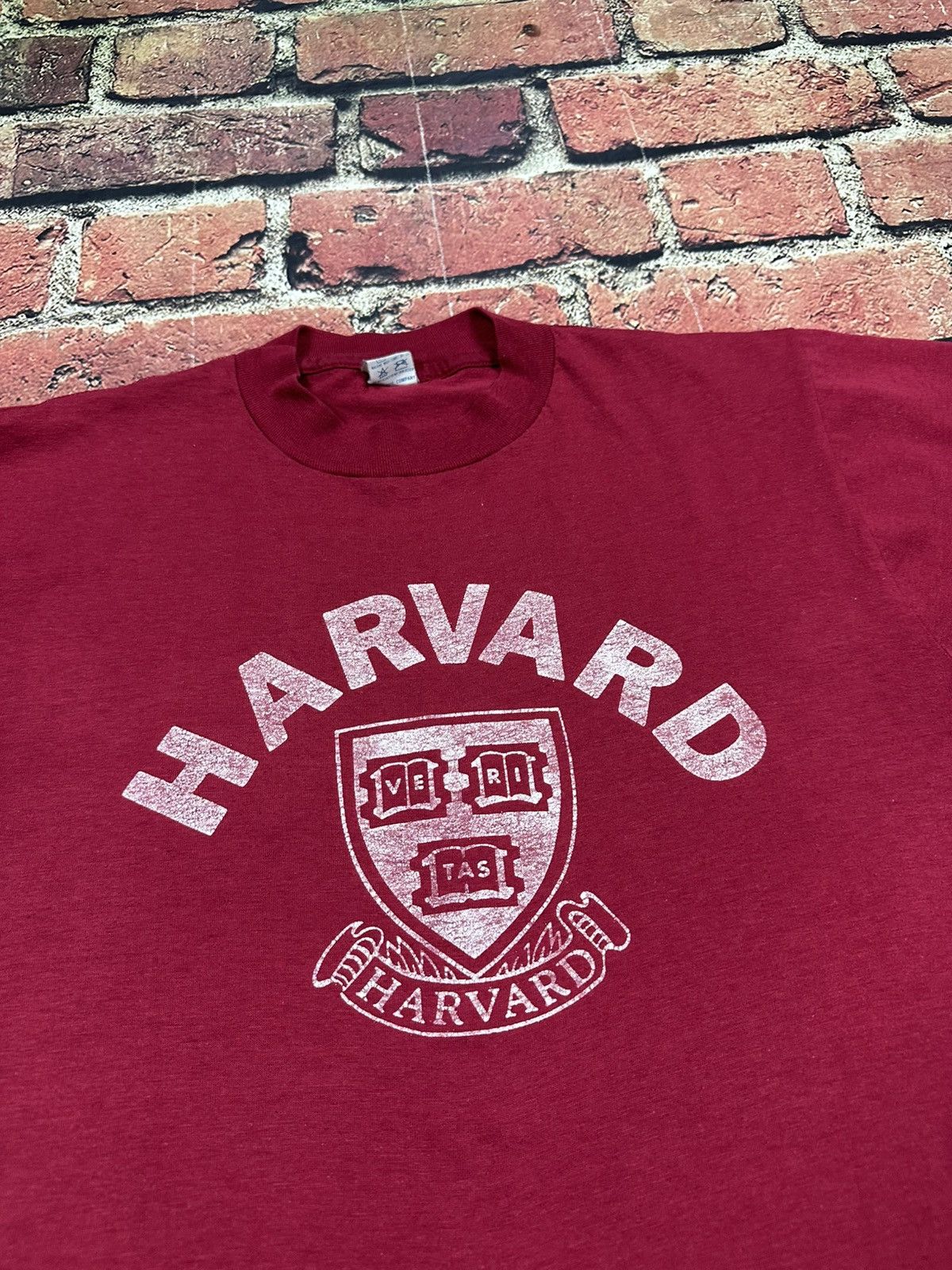 NCAA Vintage Harvard University Crest T-Shirt Single Stitch 80s Size US L / EU 52-54 / 3 - 4 Thumbnail