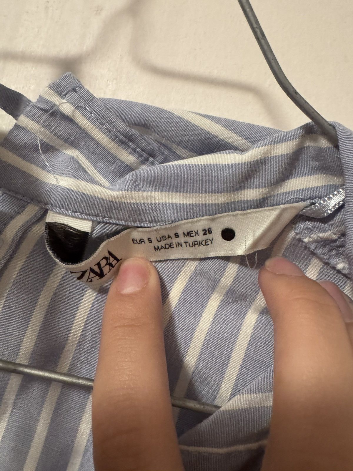 Zara Light Blue Striped Button Up Size S / US 4 / IT 40 - 2 Thumbnail