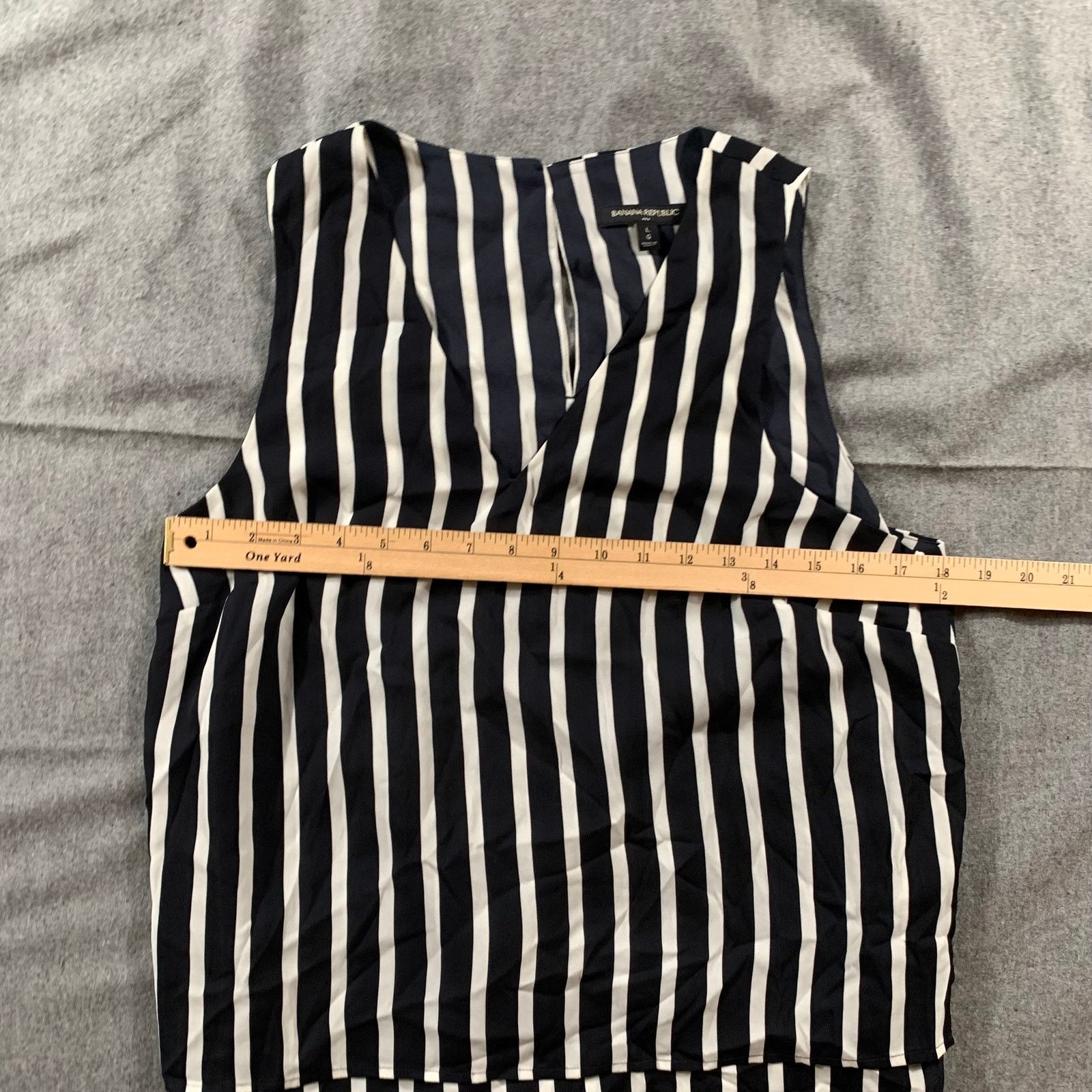 Banana Republic Banana Republic Tops Women Large Sleeveless Black Striped Size L / US 10 / IT 46 - 4 Thumbnail