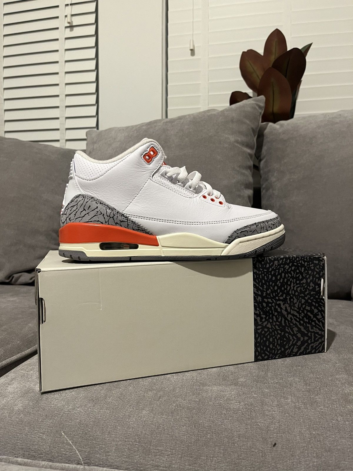 Jordan Brand Air Jordan 3 Retro Size US 7 / EU 40 - 2 Thumbnail