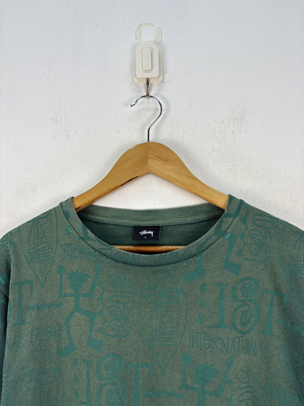Stussy Stussy Vintage Y2K Stickman Tribal Fullprint Tshirt Sunfaded Size US L / EU 52-54 / 3 - 5 Thumbnail