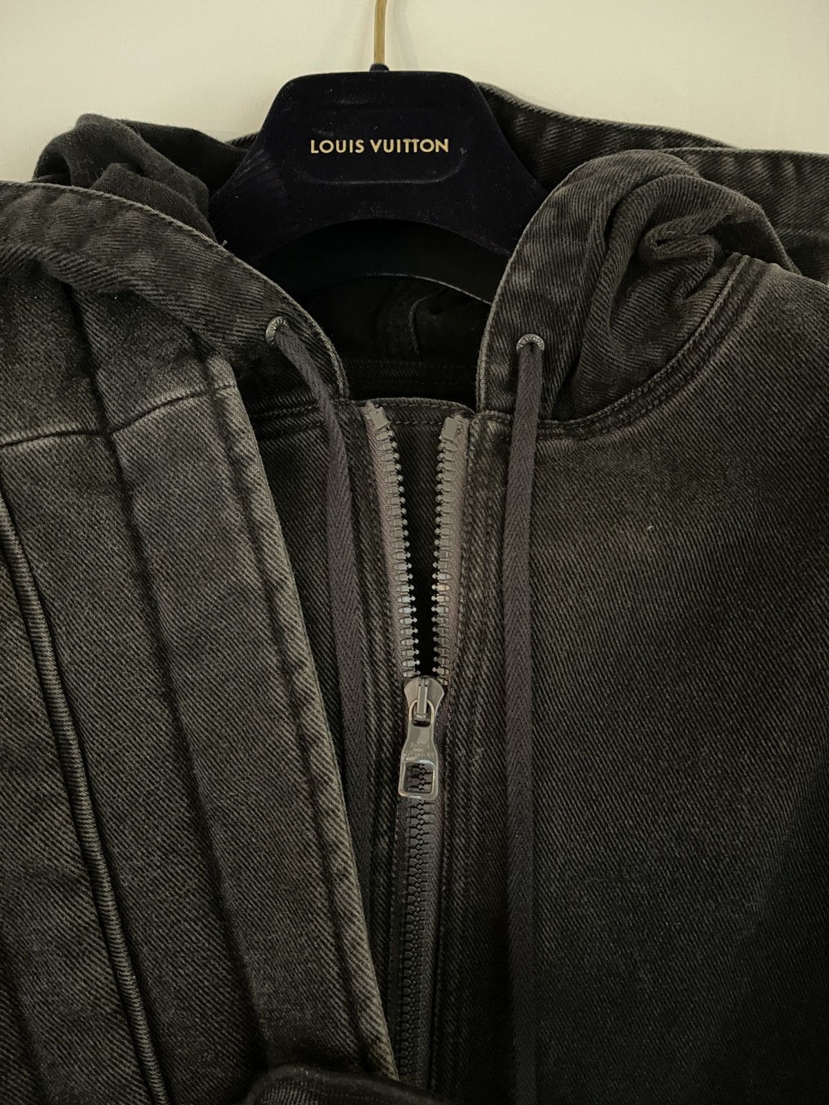 Louis Vuitton Louis Vuitton black hooded bomber jacket Size US S / EU 44-46 / 1 - 5 Thumbnail