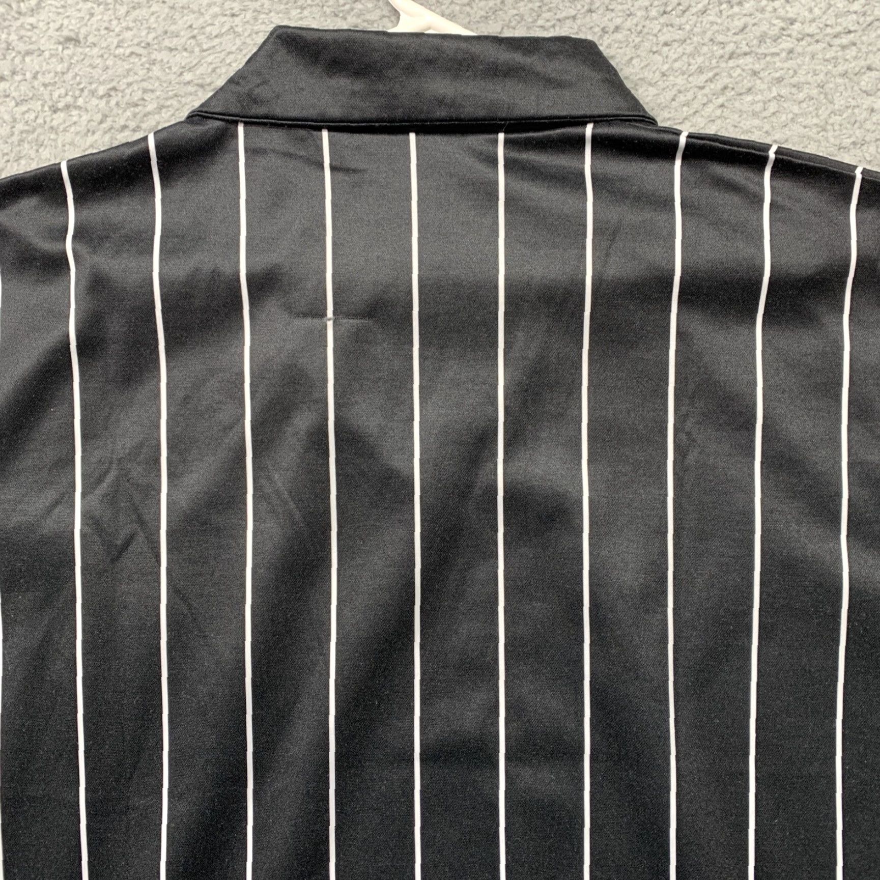 X-LARGE Black & White Ref Gear Men’s Uniform Shirt Stripes XL Collared Pocket Short Sleeve Pullover Workwear Activewear Shirt Mens Size US XL / EU 56 / 4 - 5 Thumbnail