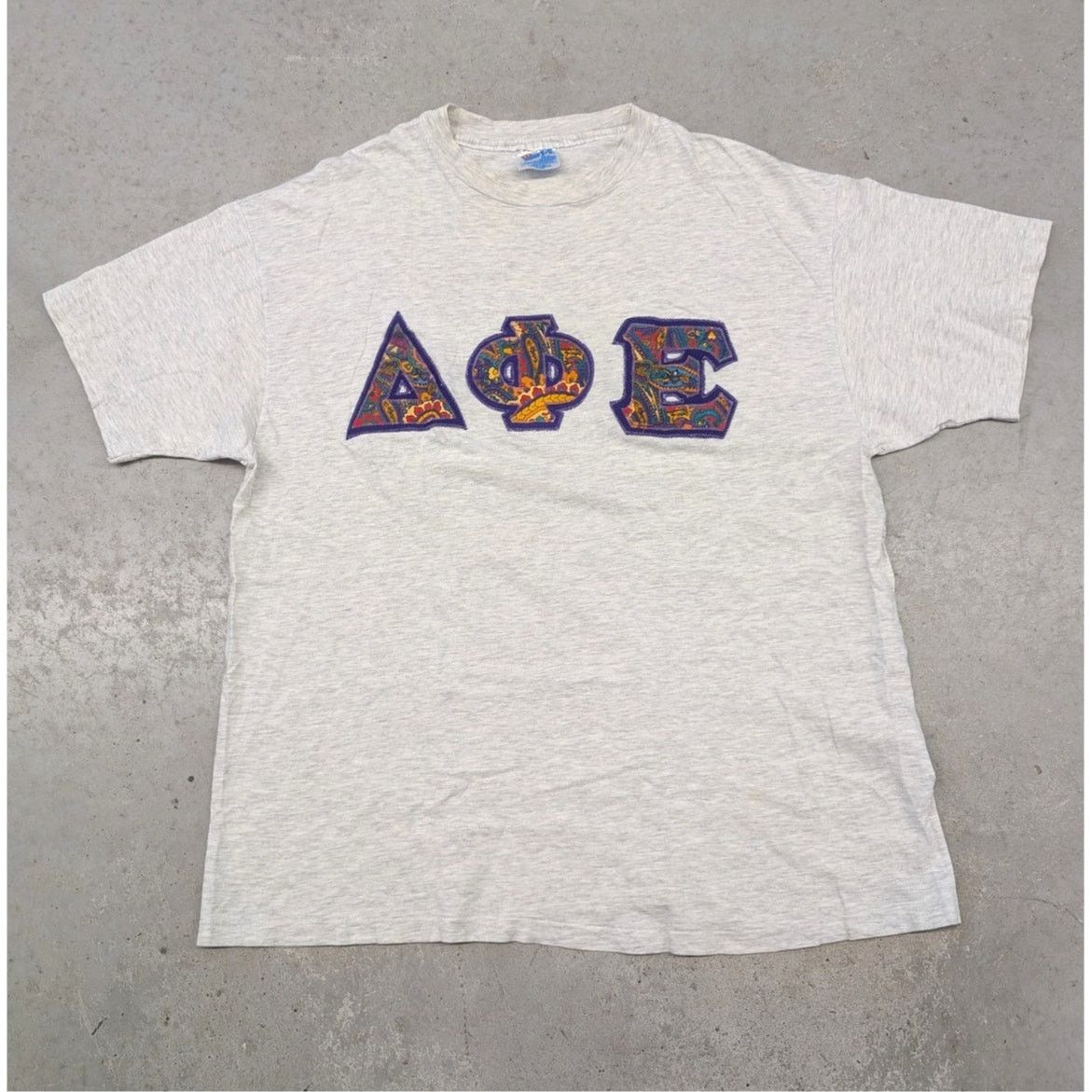 Hanes × Vintage Vintage 90s Delta Phi Epsilon Patches Hanes t-shirt Size US XL / EU 56 / 4 - 1 Thumbnail
