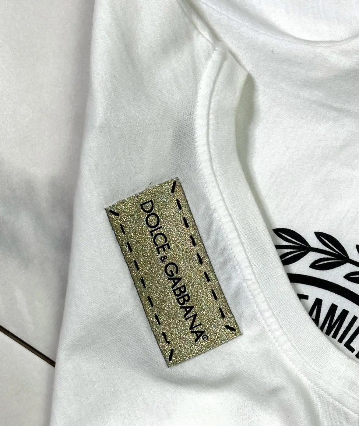 Dolce & Gabbana D&G Royal Family Tshirt Size XS / US 0-2 / IT 36-38 - 2 Thumbnail