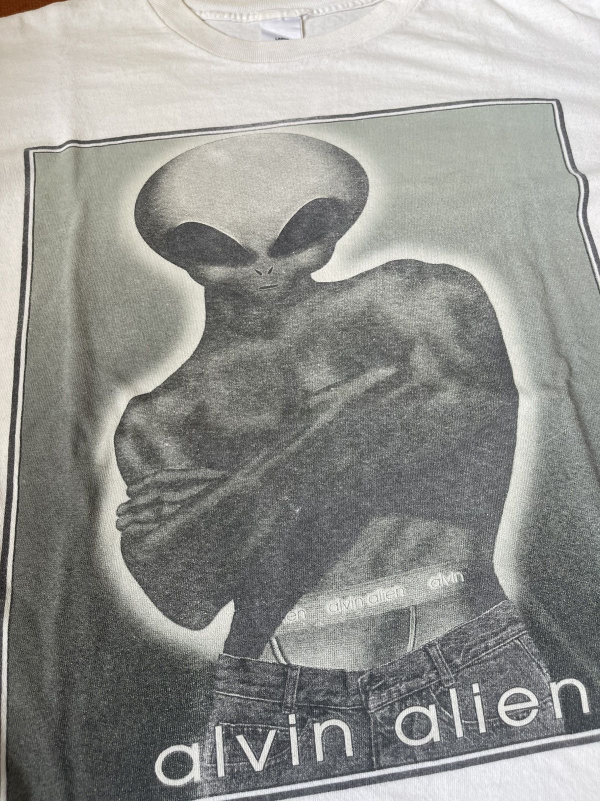 Vintage Vtg 1996 Alvin Alien Parody T-Shirt Calvin Klein Style L Size US XL / EU 56 / 4 - 4 Thumbnail