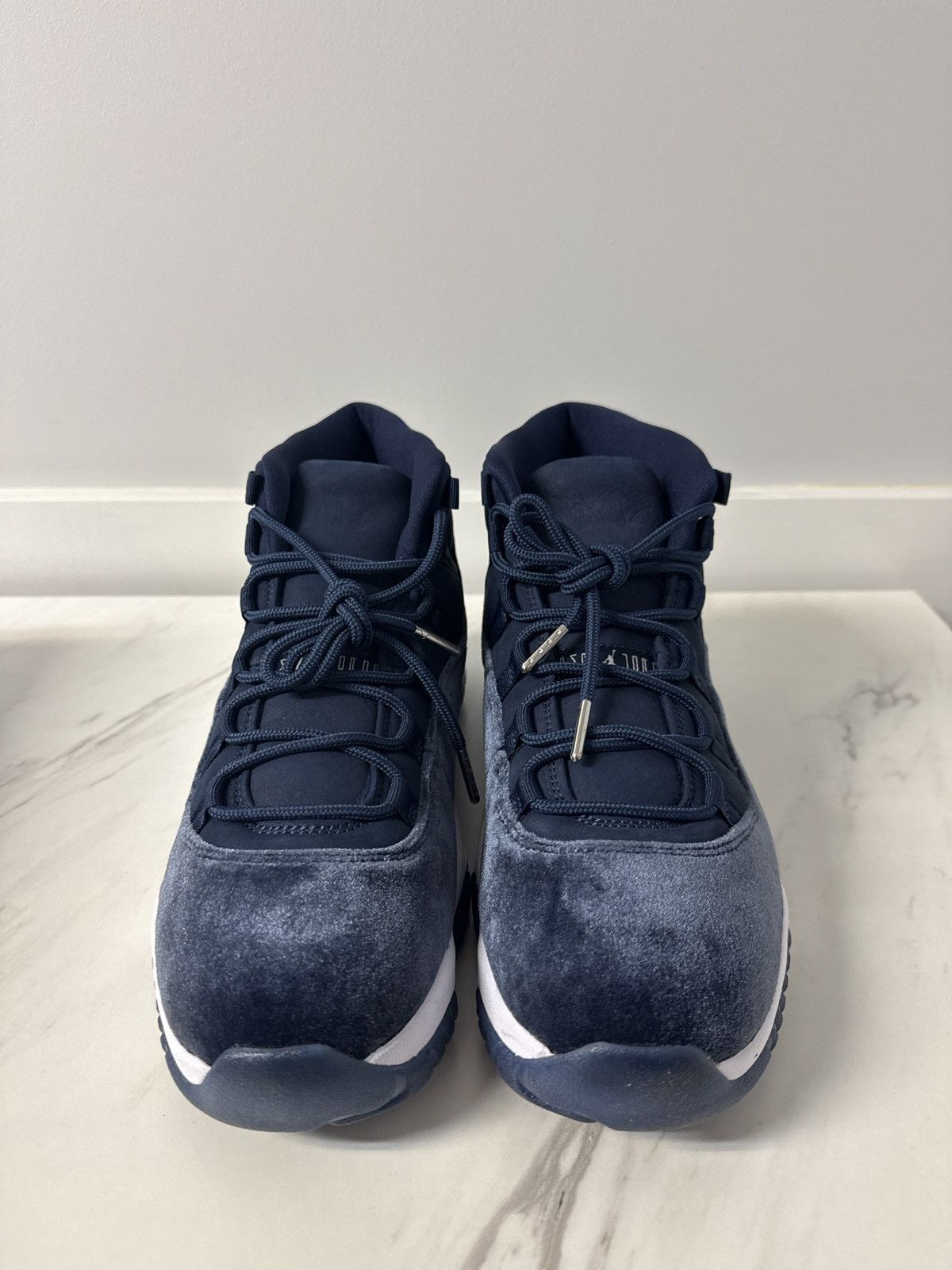 Jordan Brand Wmns Air Jordan 11 Retro Midnight Navy Size US 10 / EU 43 - 4 Thumbnail
