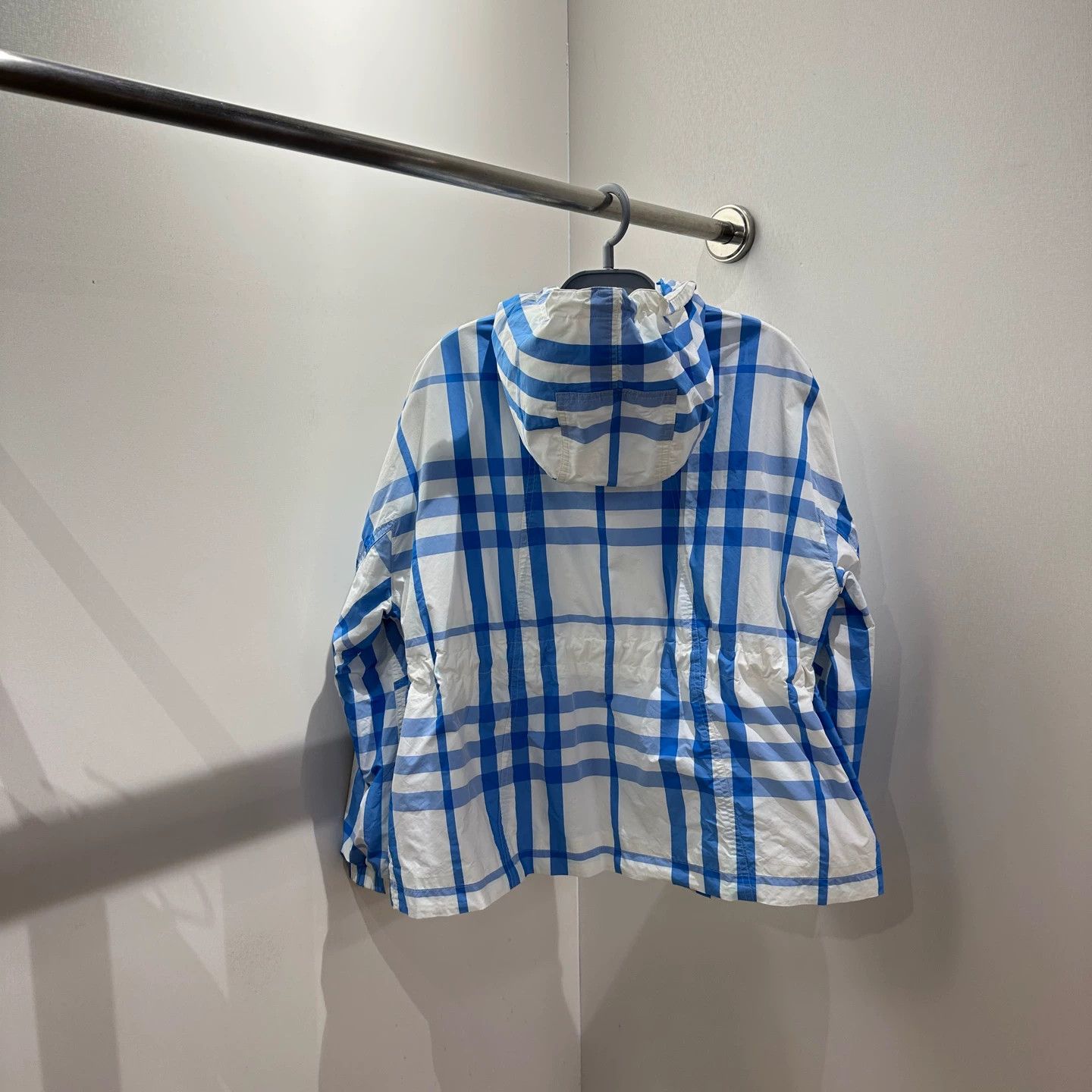 Burberry Burberry may734 Blue White Check Hooded Jacket UK4 Size XS / US 0-2 / IT 36-38 - 2 Thumbnail
