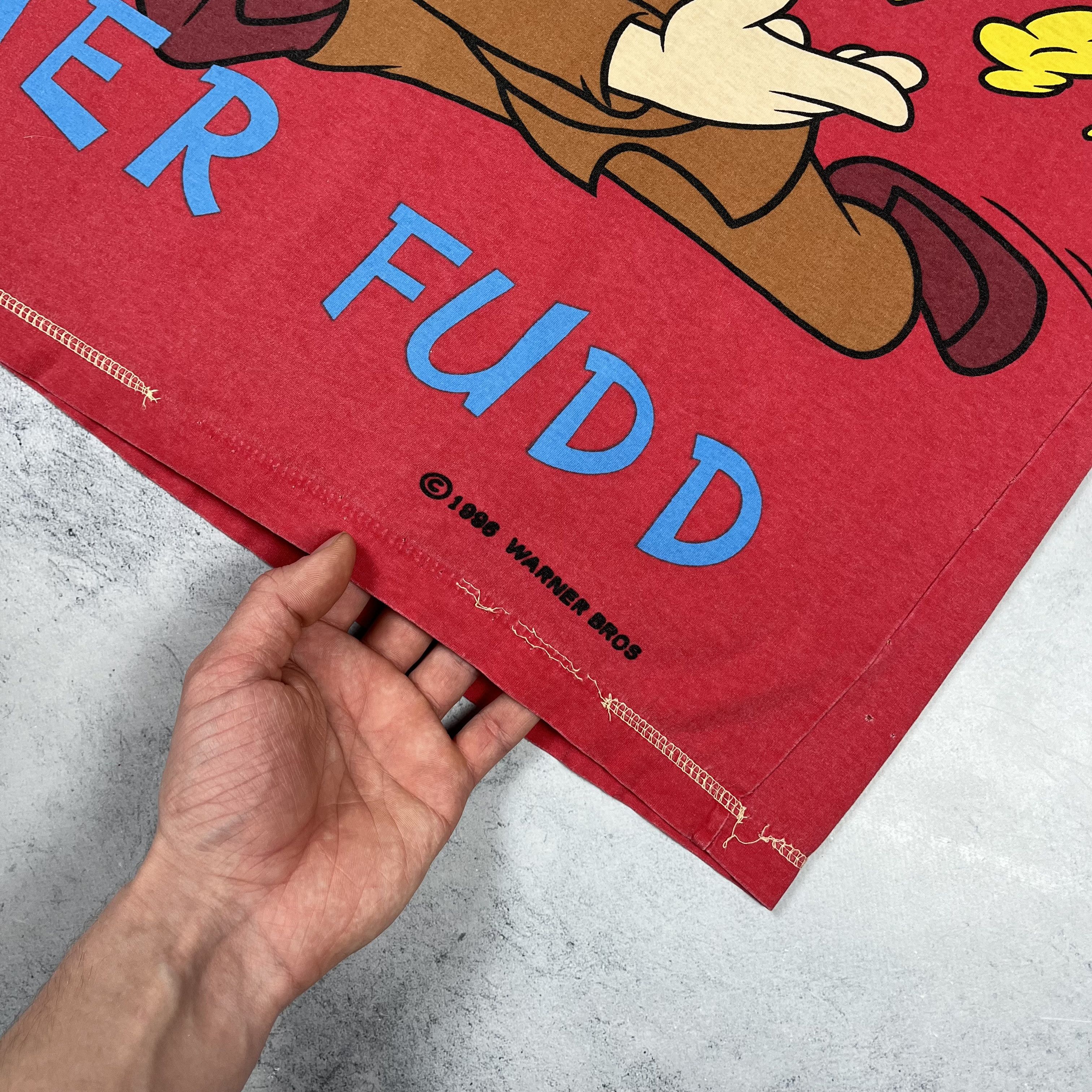 Cartoon Network Vintage Warner Bros Elmer Fudd Duffy Duck AOP T Shirt 1996 Size US S / EU 44-46 / 1 - 16 Thumbnail