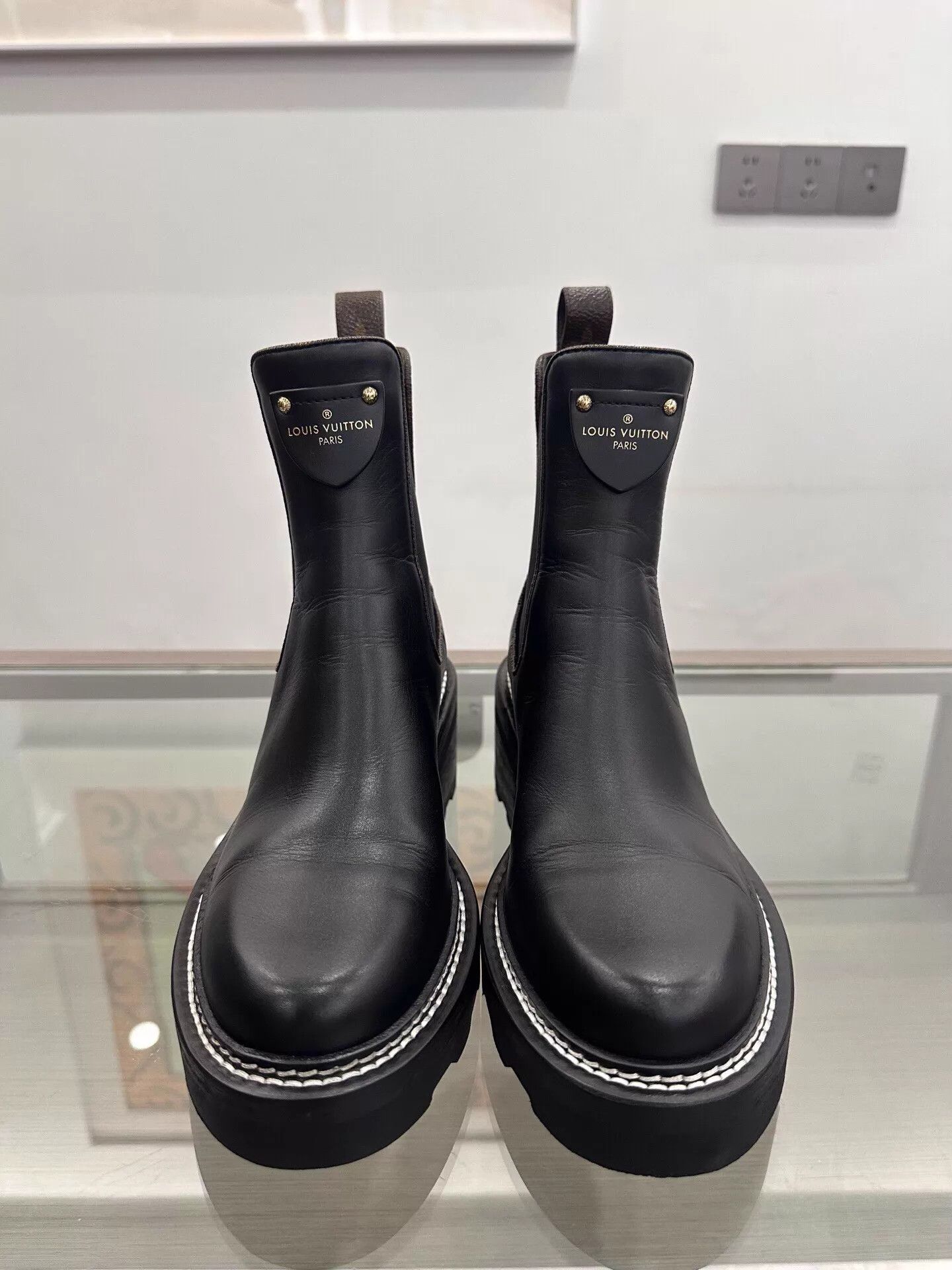 Louis Vuitton LV Beaubourg Black Chelsea Boots EU35 w/Brown Monogram Size US 4.5 / IT 34.5 - 3 Thumbnail