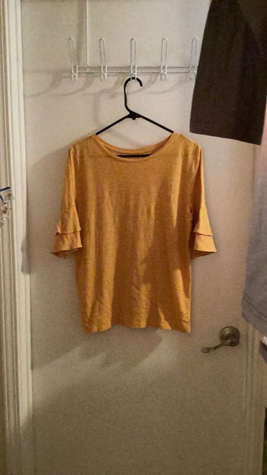 Loft LOFT Vintage Soft Yellow Flutter Ruffle Size Medium Top Size M / US 6-8 / IT 42-44 - 1 Thumbnail