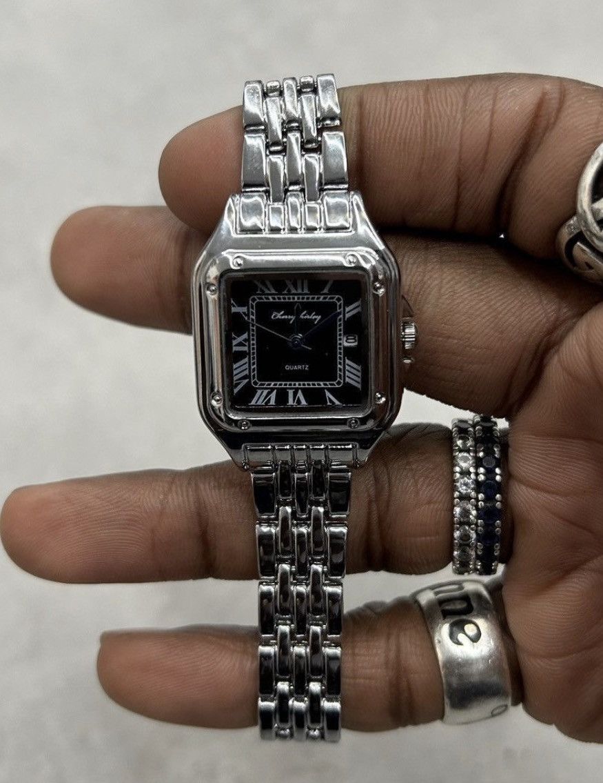 Vintage Vintage 90s black dial luxury style quartz silver watch Size ONE SIZE - 1 Thumbnail
