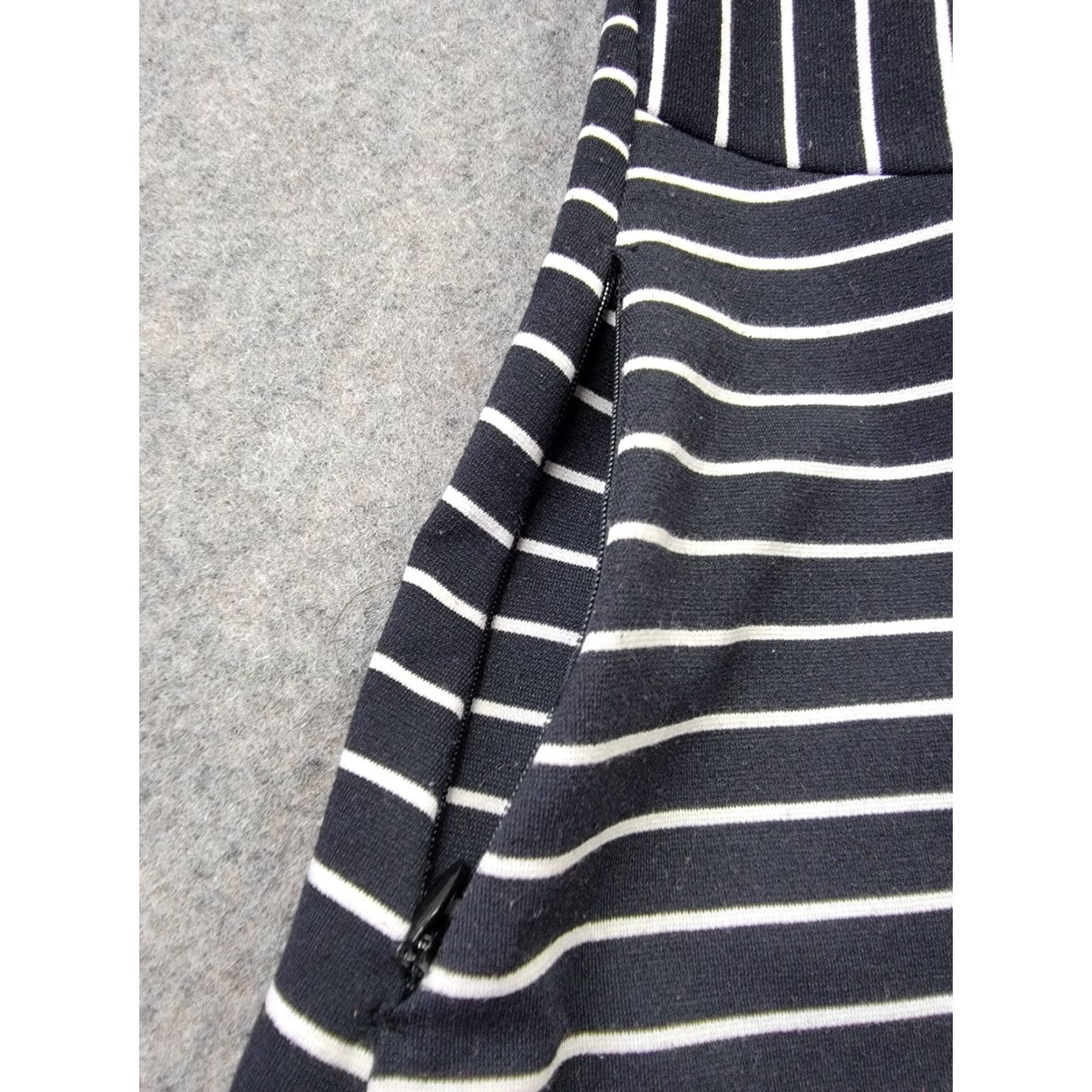 ExOfficio ExOfficio Dress Womens M Black White Stripe Keyhole Back Ponte Fit & Flare Sleeveless Knee Length Pockets Size M / US 6-8 / IT 42-44 - 4 Thumbnail