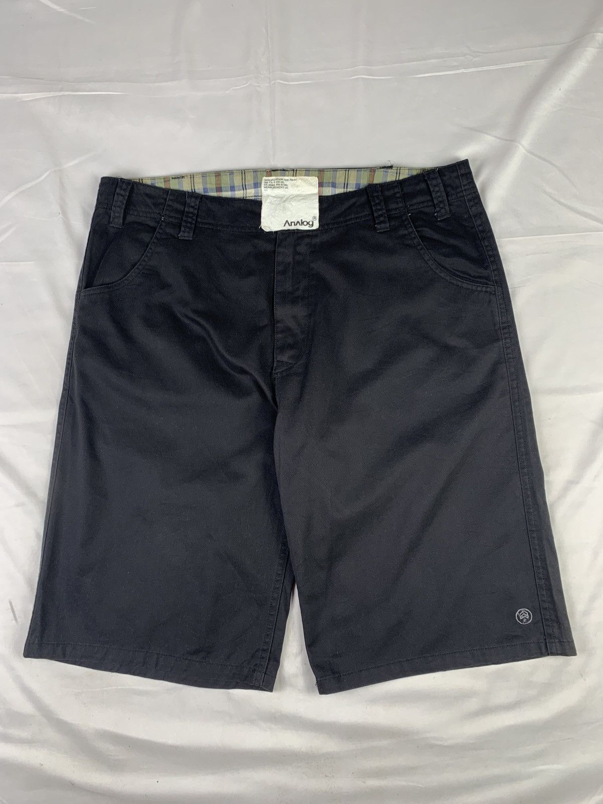 Analog 2000s Burton Analog Skate Mini Logo Work Chino Shortpants Size US 34 / EU 50 - 1 Thumbnail