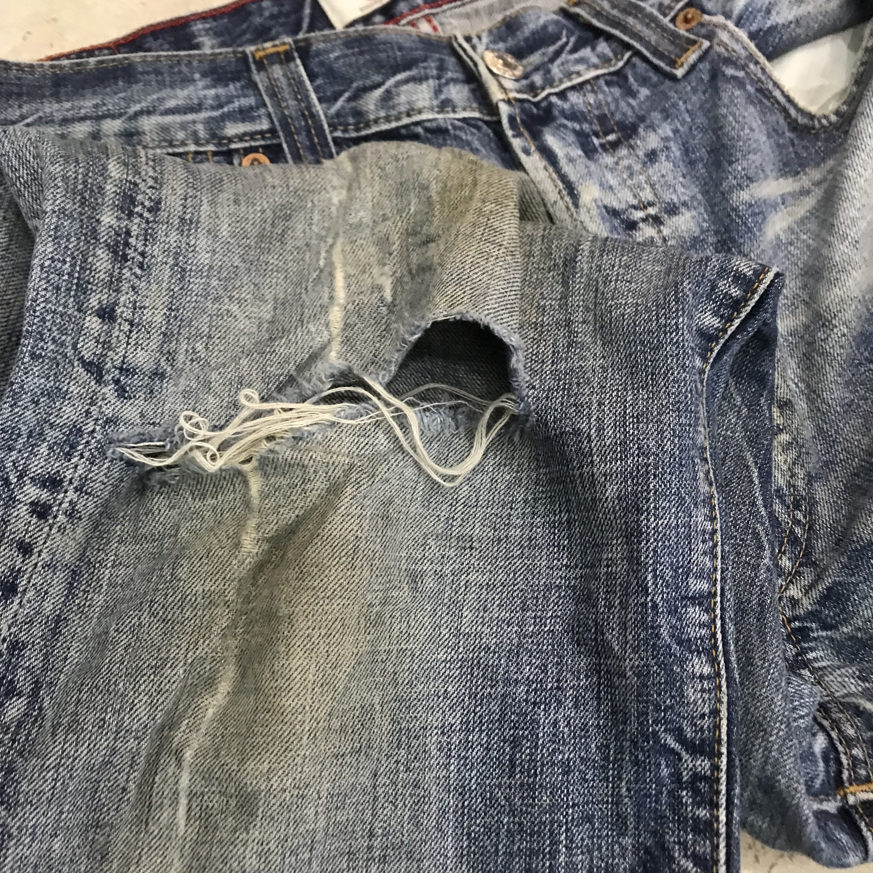 Levi's Vintage Levi’s 501 Button Fly Distressed Faded Blue Jeans Size US 33 - 16 Thumbnail