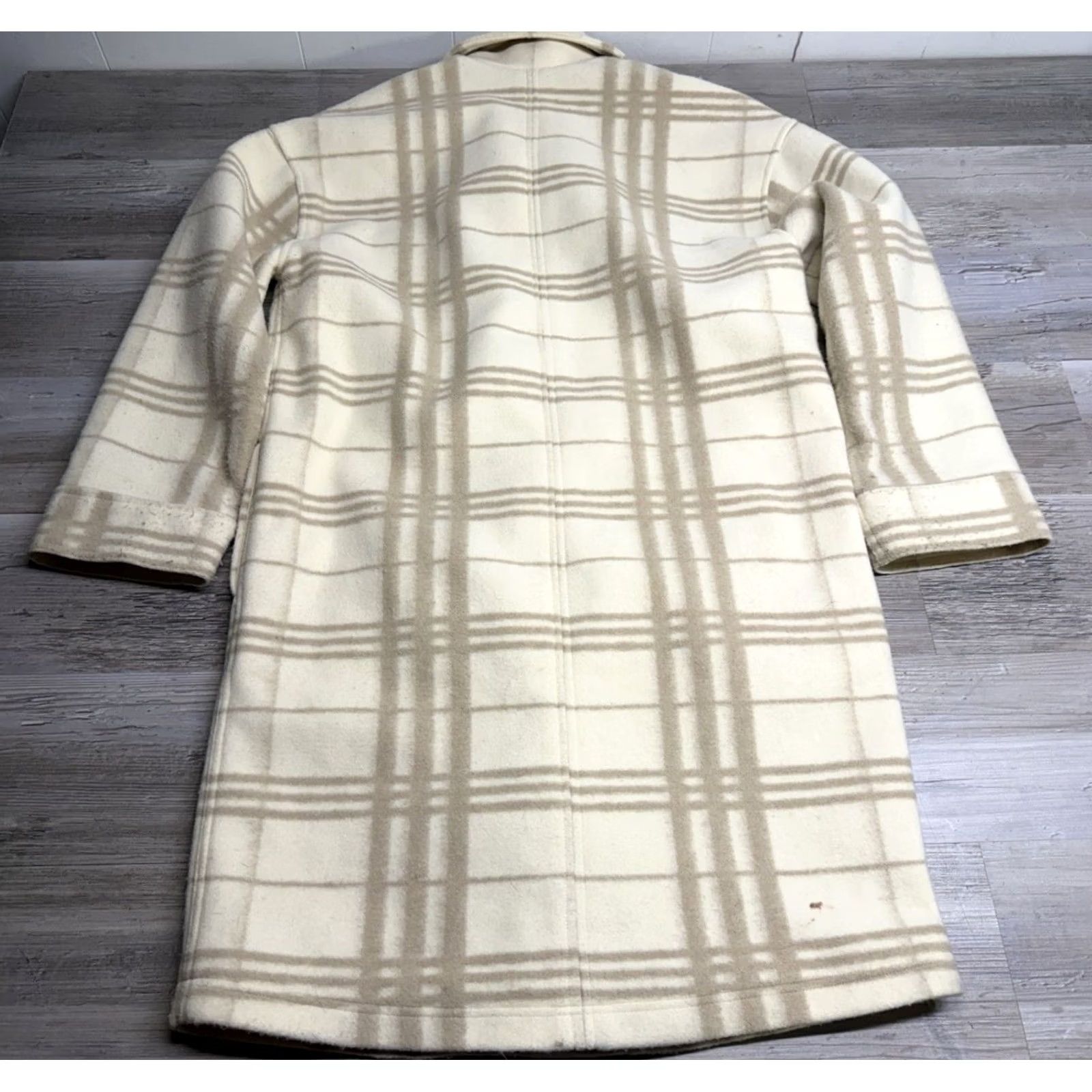 Vuori Vuori Flannel Shirt Jacket M Beige Plaid Lined Snap Shacket Button-Up Men Size US M / EU 48-50 / 2 - 2 Thumbnail