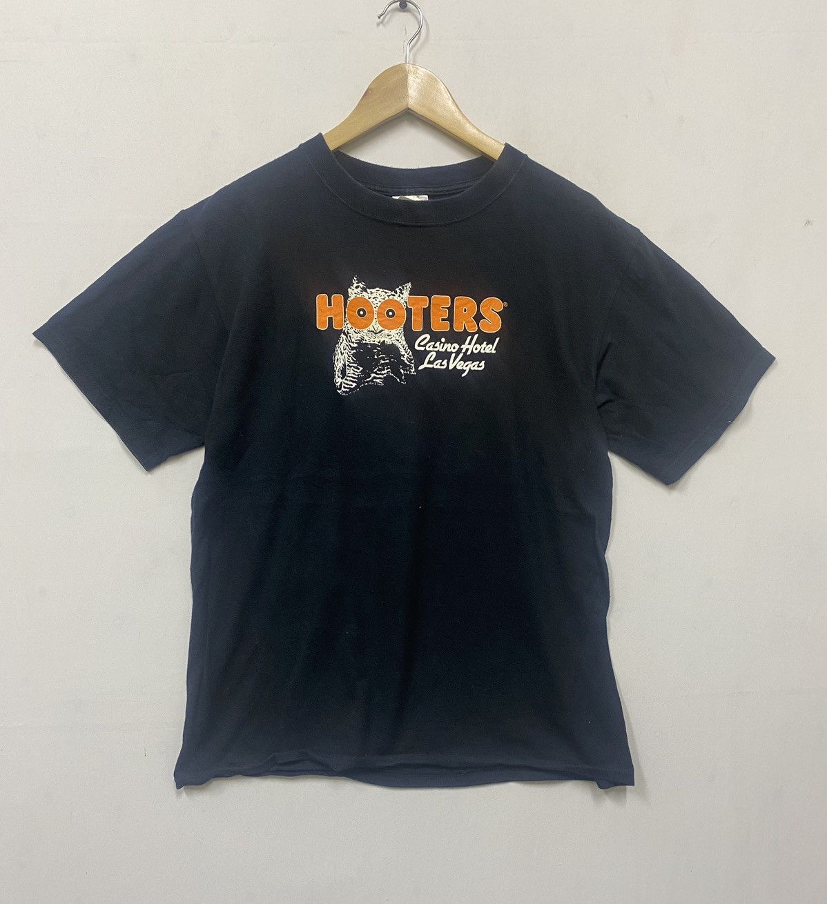 Japanese Brand × Vintage Hooters Casino Hotel Las Vegas Size US M / EU 48-50 / 2 - 2 Thumbnail
