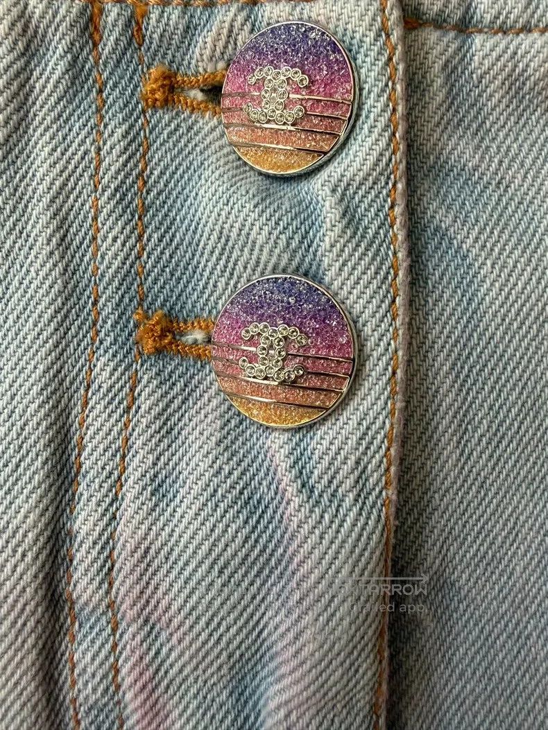Chanel Chanel Pink and blue gradient denim shorts Size 24" / US 00 / IT 34 - 4 Thumbnail