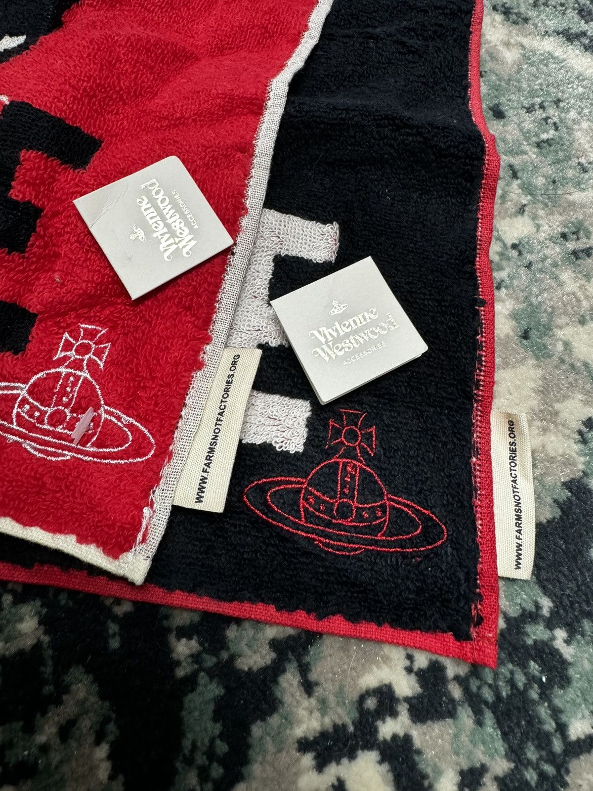 Vivienne Westwood VIVIENNE WESTWOOD MORAL OUTRAGE SS15 FACE TOWELD Size ONE SIZE - 3 Thumbnail