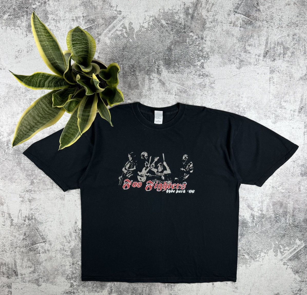 Band Tees FOO FIGHTERS 2006 Gildan Rock Rap Hip Hop Faded T Shirt Tee Size US XXL / EU 58 / 5 - 1 Thumbnail