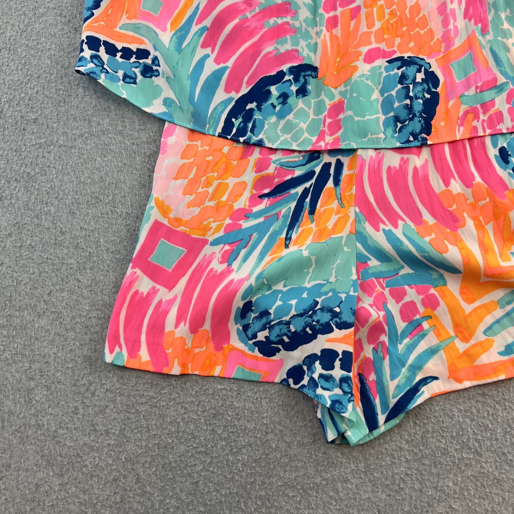 Lilly Pulitzer VINTAGE Lilly Pulitzer Romper Womens Size 2 Pink Blue Tropical Pineapple Print Summer Size 26" / US 2 / IT 38 - 4 Thumbnail