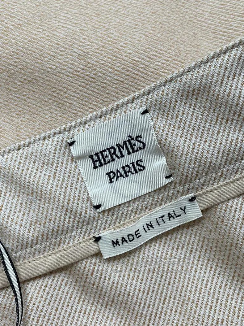 Hermes Hermes Double-Breasted Short Skirt. Size US 36 / EU 52 - 4 Thumbnail