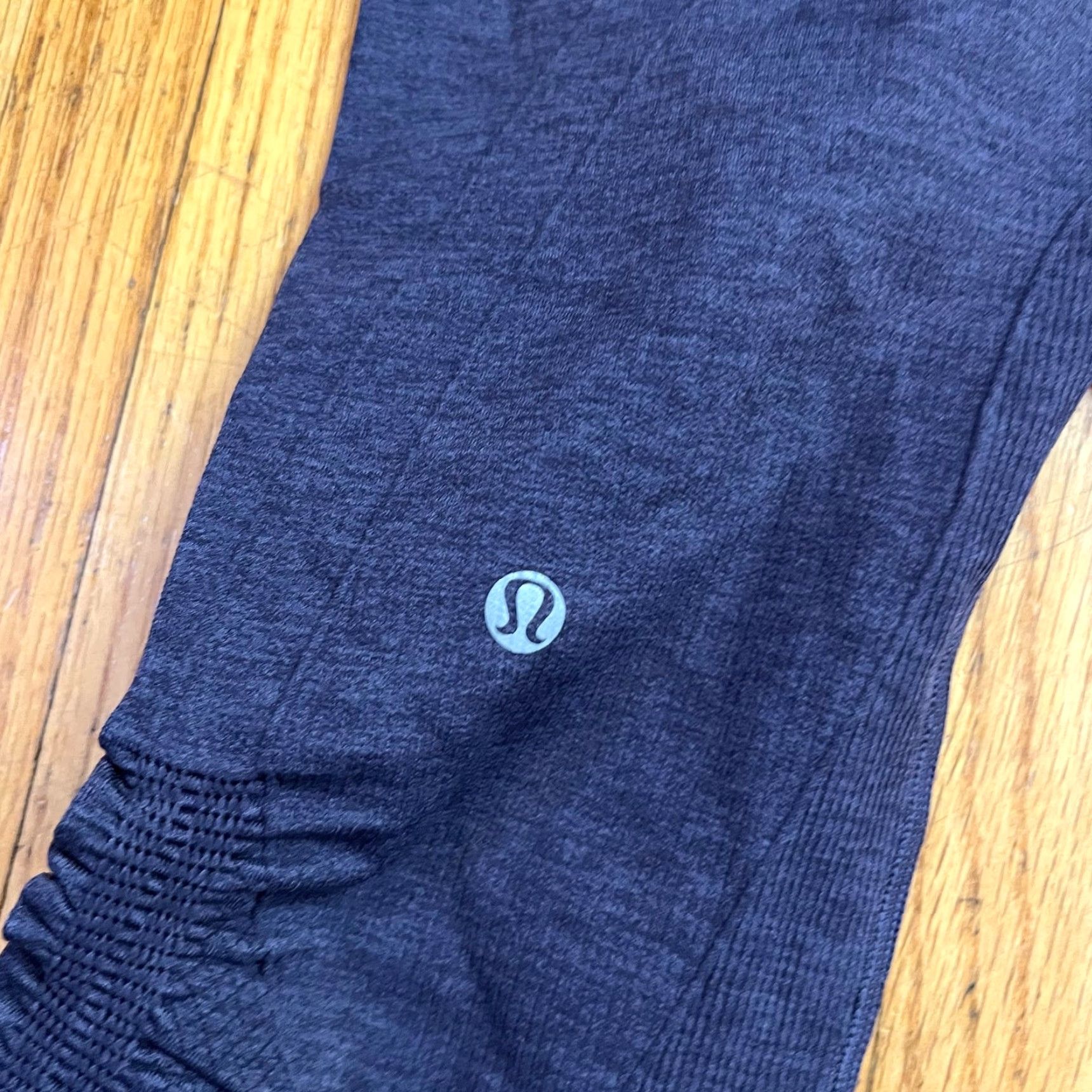 Lululemon Lululemon Legging Womens 2 Flow Crop Capri Ruched Sides No Size Tag Purple Regular Size 2 Womens Leggings Capri 90s? Size 26" / US 2 / IT 38 - 3 Thumbnail