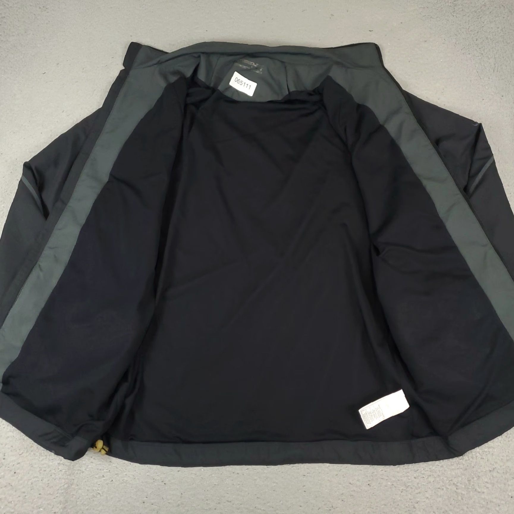 Nike Nike Jacket Mens Large Black Windbreaker Full Zip Up Pockets 2008 Beijing Sports Modern Mens Size US L / EU 52-54 / 3 - 5 Thumbnail