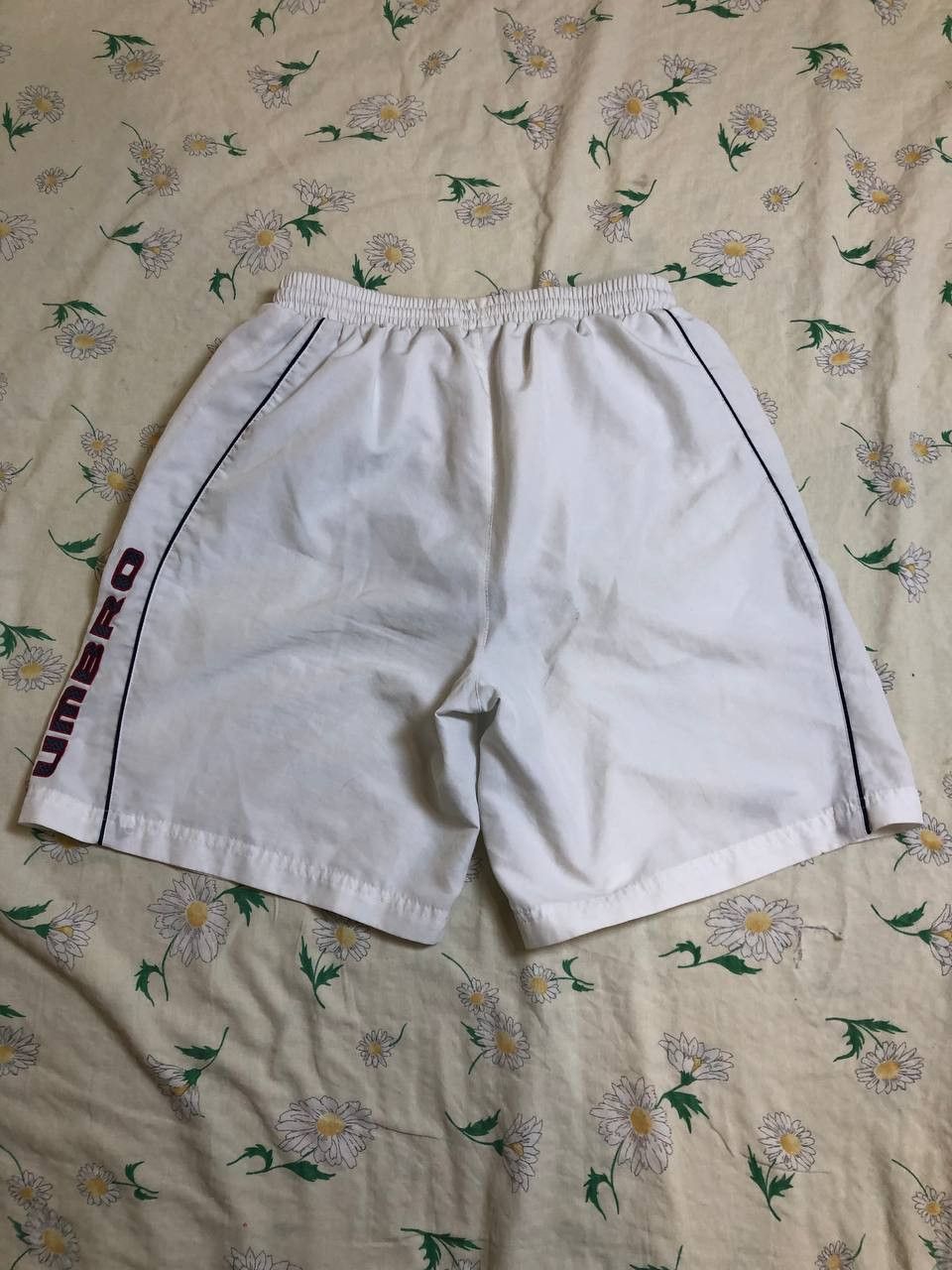 Umbro Mens Vintage Umbro Shorts White USA Size US 32 / EU 48 - 21 Thumbnail