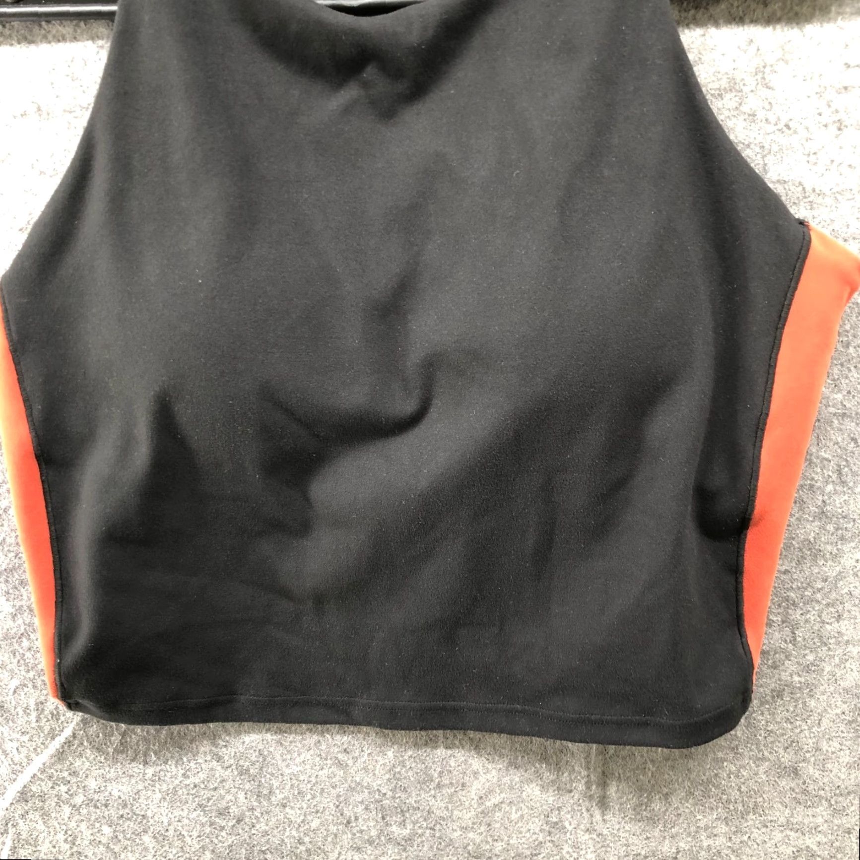 Uniqlo Uniqlo JW Anderson Bra Tank Top Womens M Cropped Active Black Orange Size M / US 6-8 / IT 42-44 - 4 Thumbnail