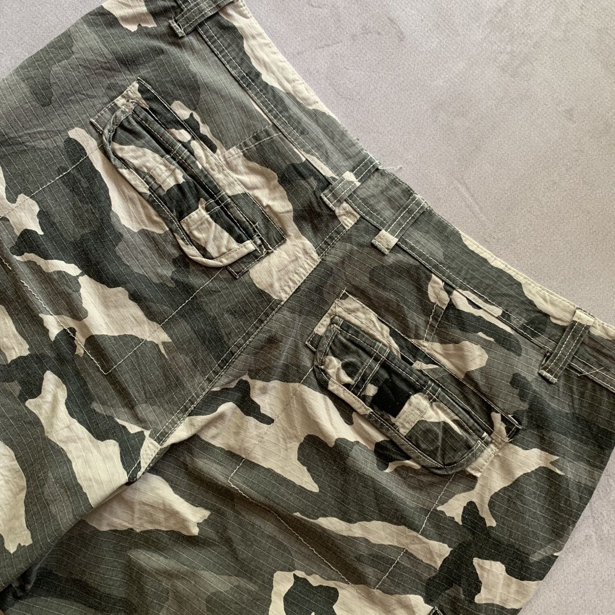 Ecko Unltd. Ecko Unltd. Camo Cargo Short Pants Size US 36 / EU 52 - 11 Thumbnail