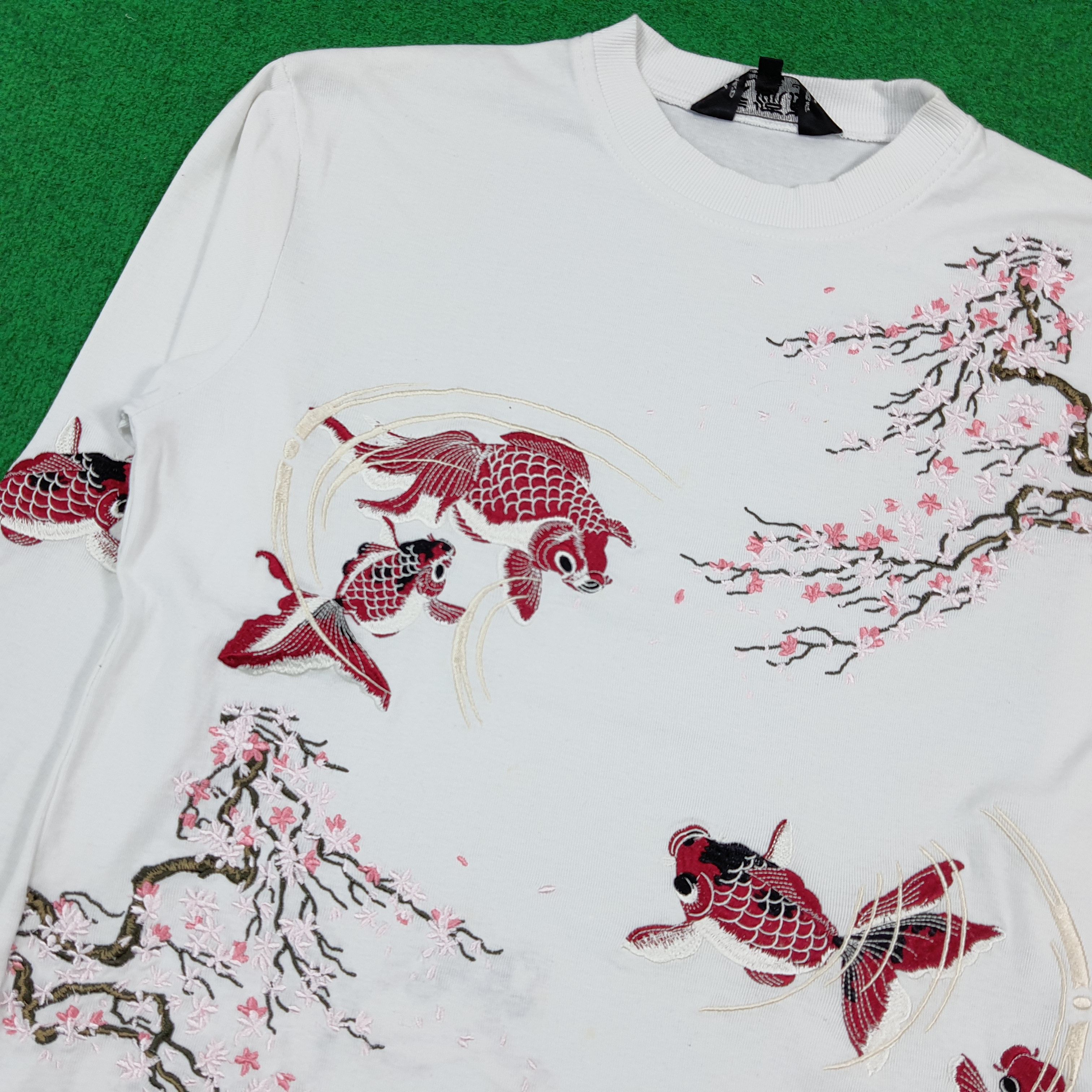 Japanese Brand Vintage Karu-Toh Japan Goldfish Embroidery Tshirt C292N6 Size US M / EU 48-50 / 2 - 2 Thumbnail