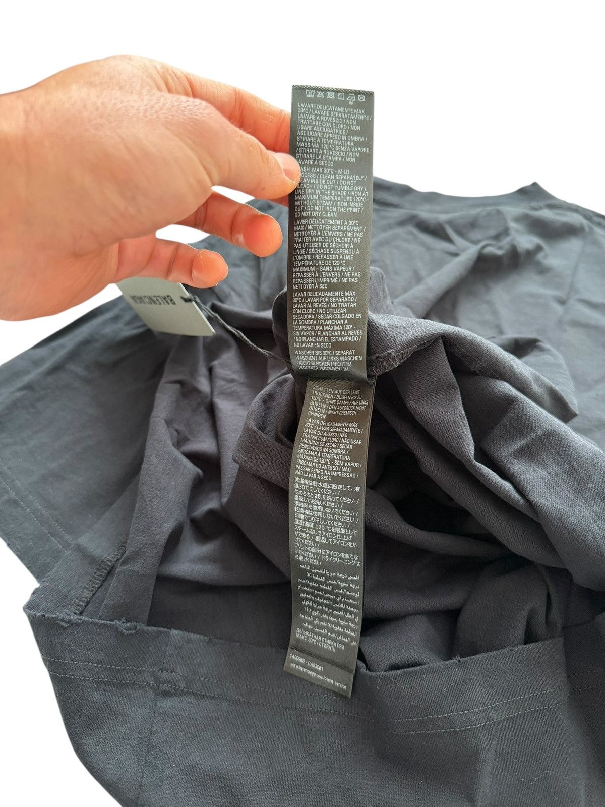 Balenciaga Main Character Distressed Shirt Size US L / EU 52-54 / 3 - 10 Thumbnail