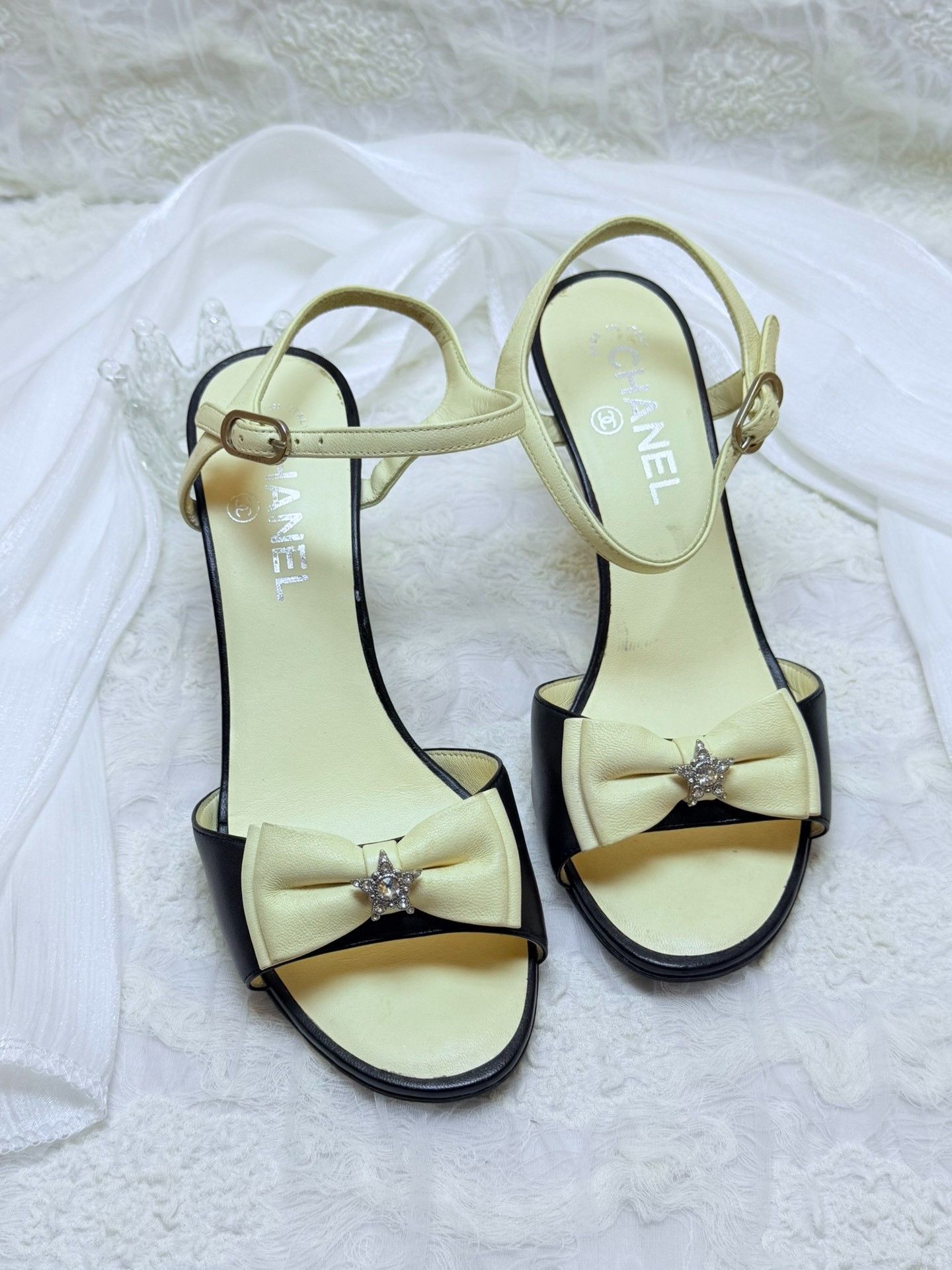 Chanel Chanel Beige Sandals us_7 Women Size US 7 / IT 37 - 1 Thumbnail