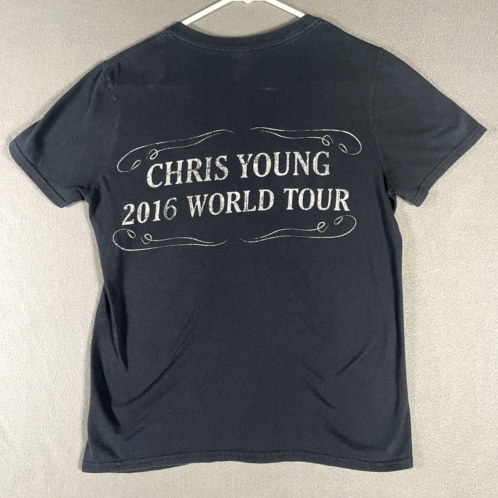 Gildan Chris Young World Tour T Shirt Black Small Gildan Short Sleeve Crew Neck Men’s Regular Size S Vintage Look Size US S / EU 44-46 / 1 - 2 Thumbnail