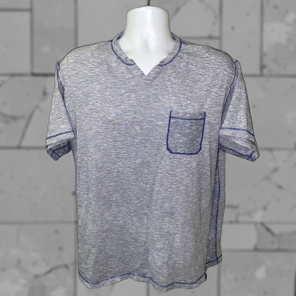 Vintage VINTAGE Rowm Mens T-Shirt Short Sleeve V-Neck Blue Striped Cotton Size XL Size US XL / EU 56 / 4 - 1 Thumbnail