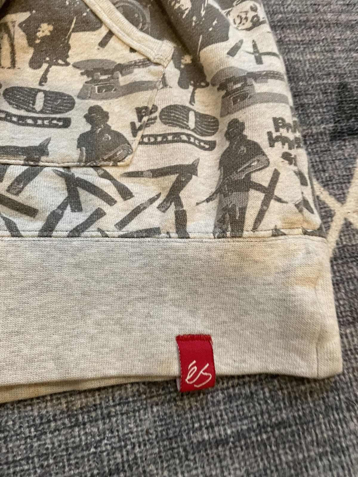 eS Vintage super rare ès skateboarding dirty money sweatshirt Size US M / EU 48-50 / 2 - 8 Thumbnail