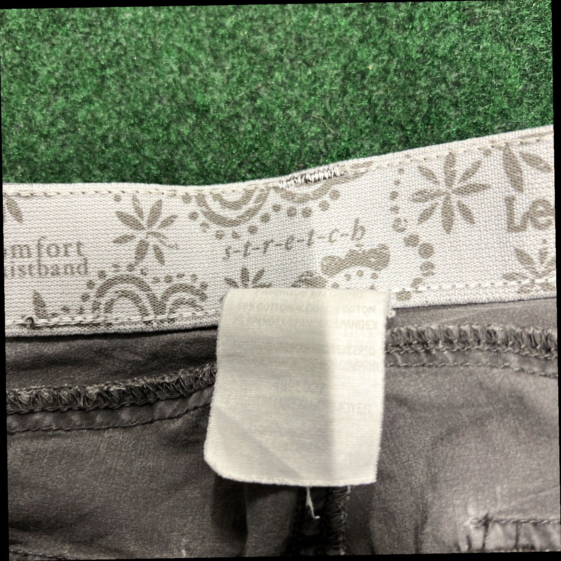 Lee Lee Just Below the Waist Stretch Gray Cuffed Capri Size 6 Size ONE SIZE - 6 Thumbnail