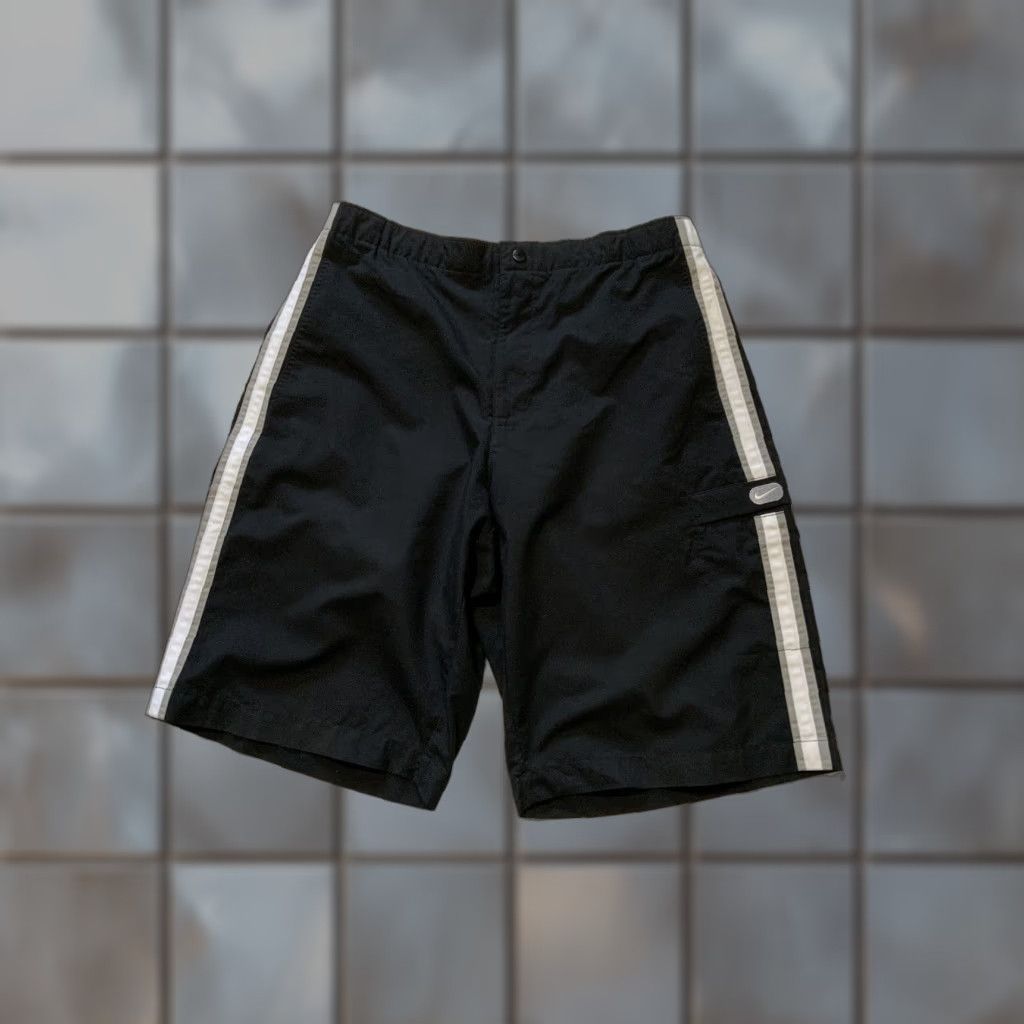 Nike VINTAGE Nike Swoosh Polyester Side Stripe Black Cargo Athletic Shorts Sz. L Mens Athletic Black Cargo Shorts Swoosh 90s Y2K Size US 33 - 1 Thumbnail