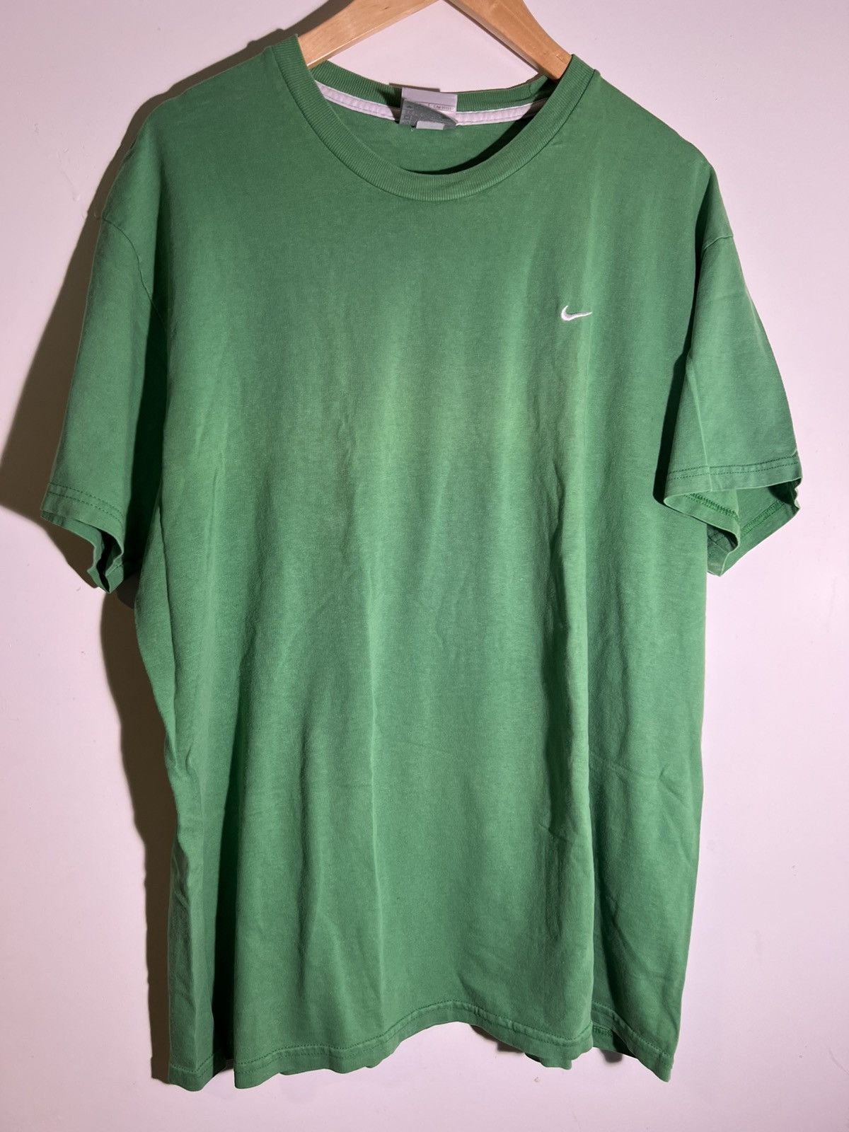 Nike Y2K 2000’s VTG Vintage Nike Green Plain Swoop Check T Shirt Size US XL / EU 56 / 4 - 1 Thumbnail